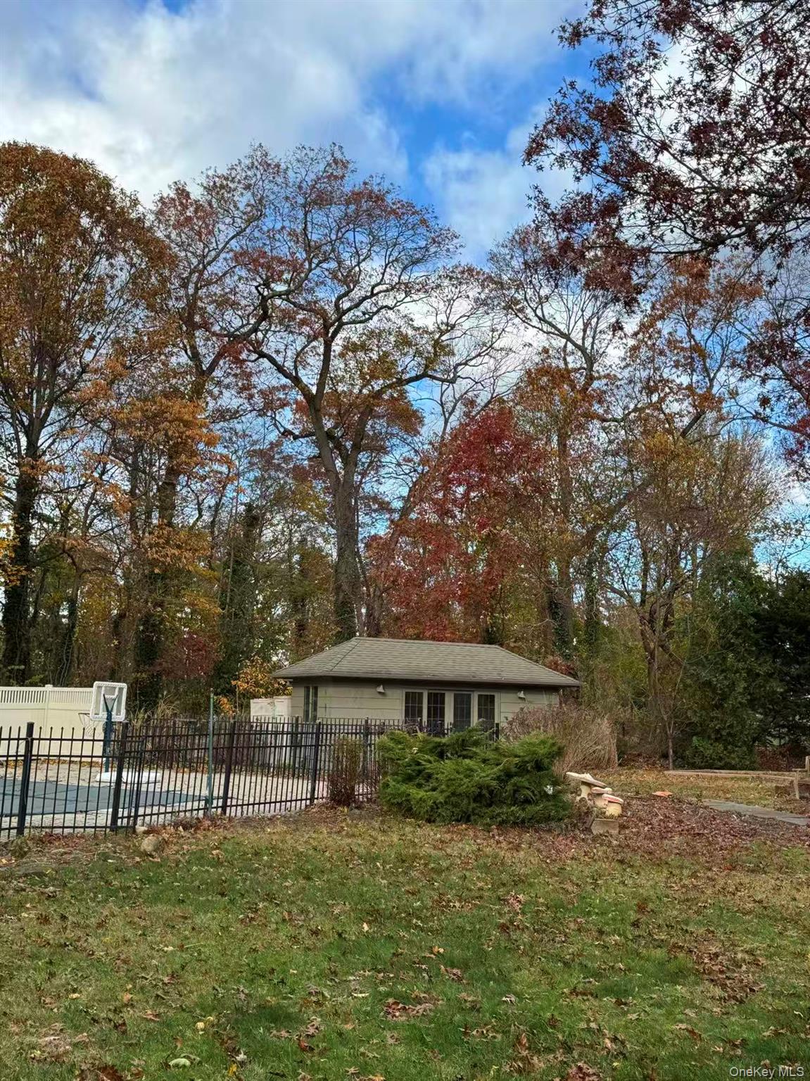 #8 photo, 4 Norgate Road, Glen Head , NY 11545