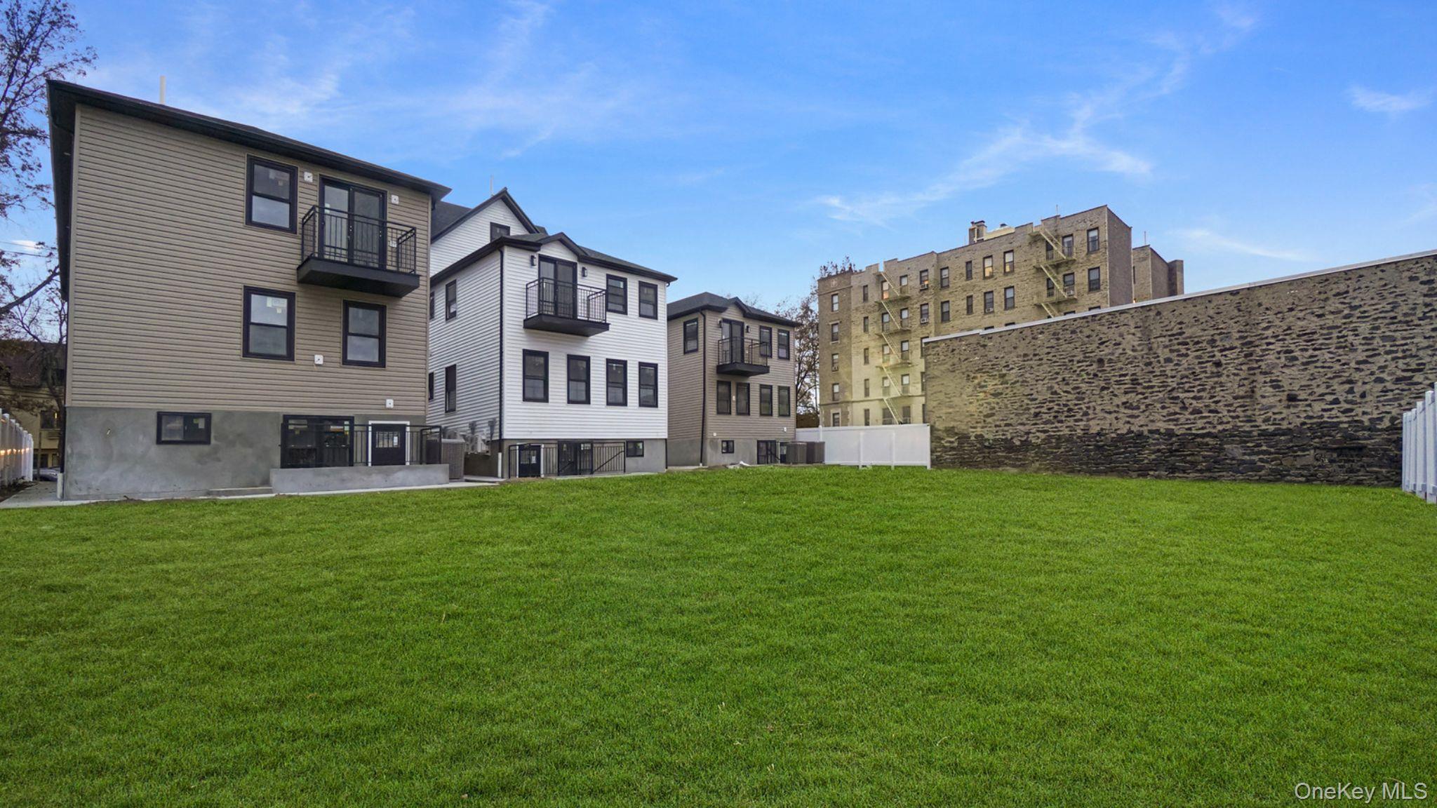 #4 photo, 338 E 234th Street, Bronx , NY 10470