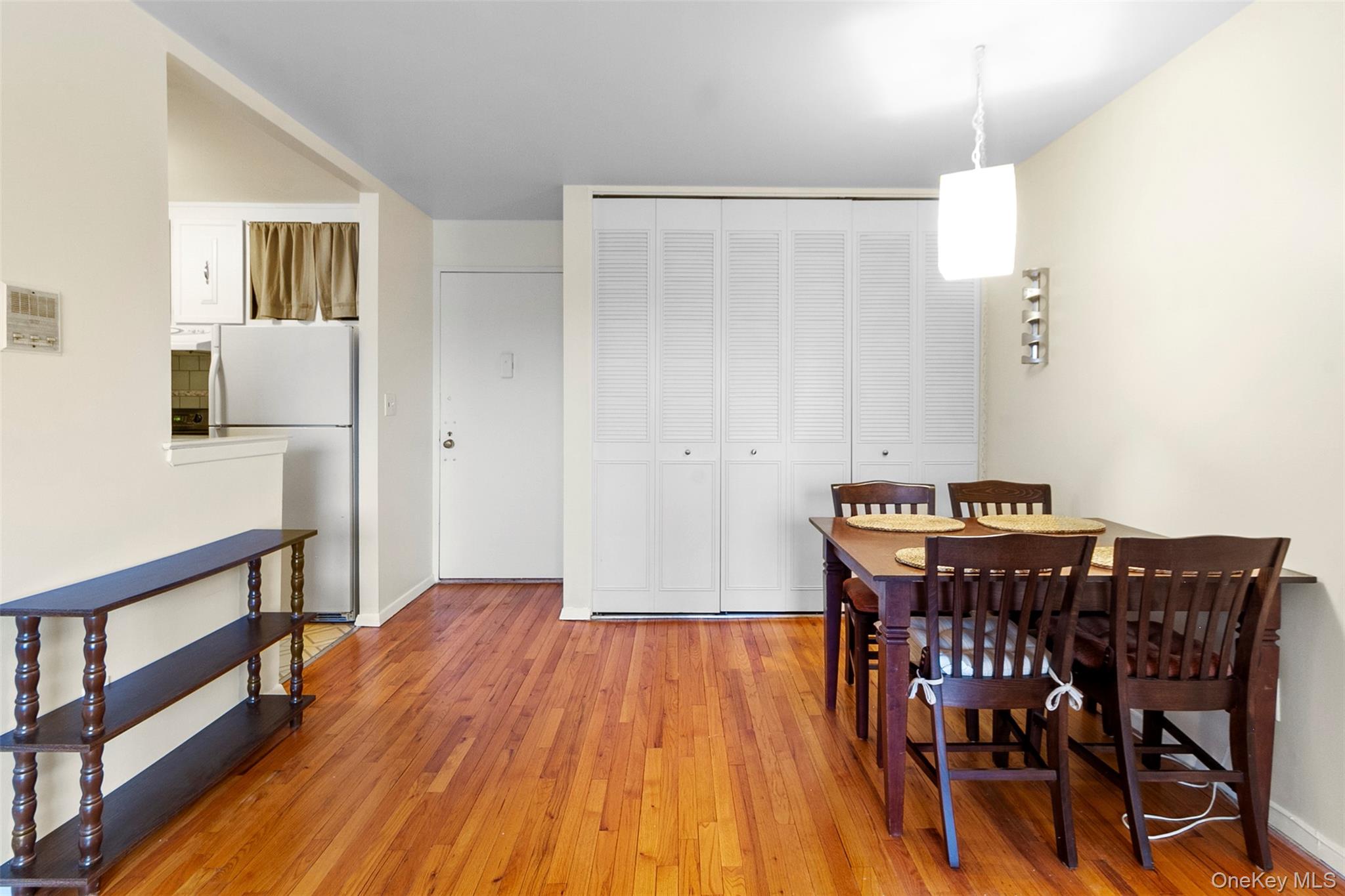 #3 photo, 395 Westchester Avenue, Port Chester , NY 10573