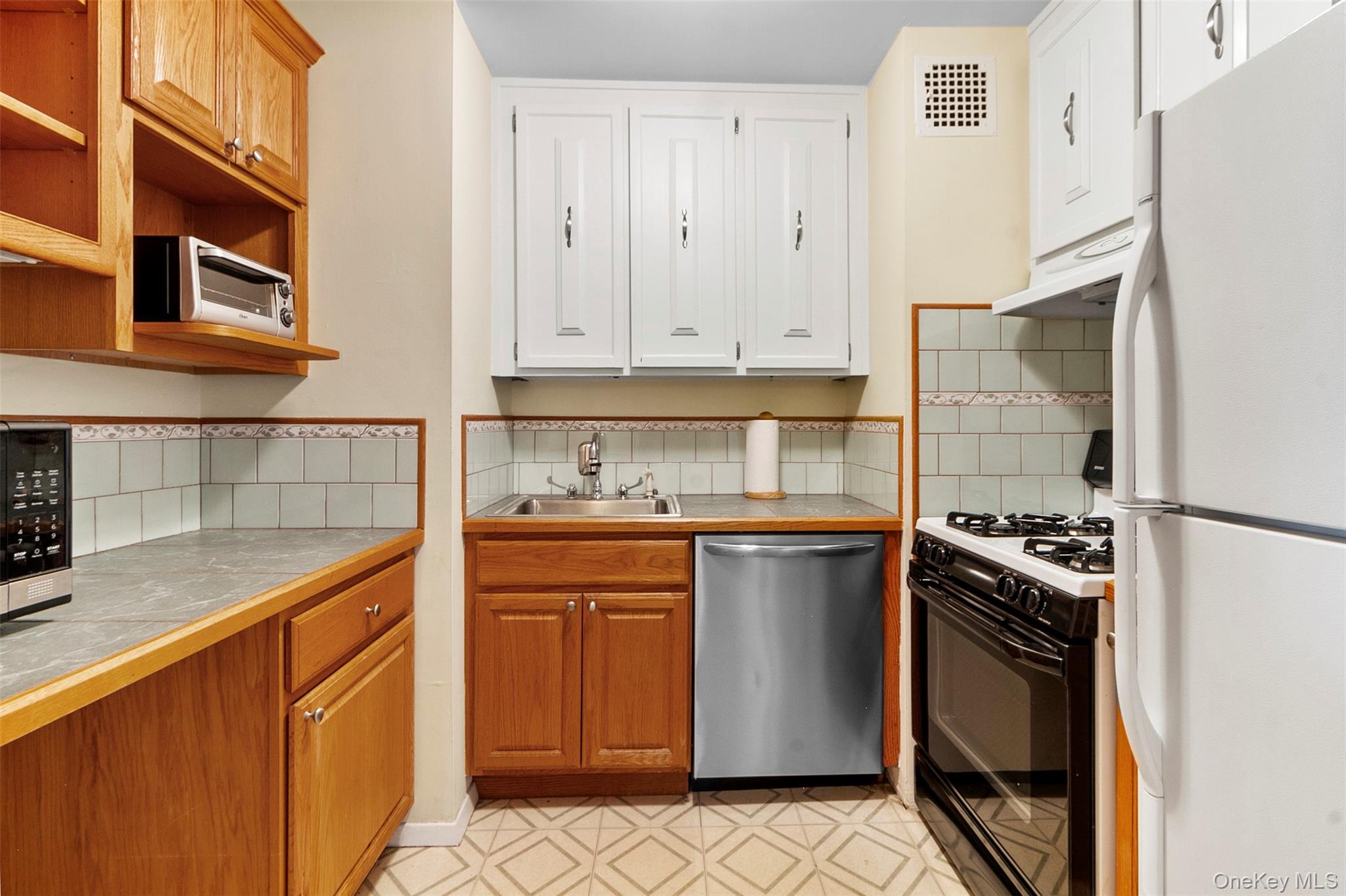 #8 photo, 395 Westchester Avenue, Port Chester , NY 10573