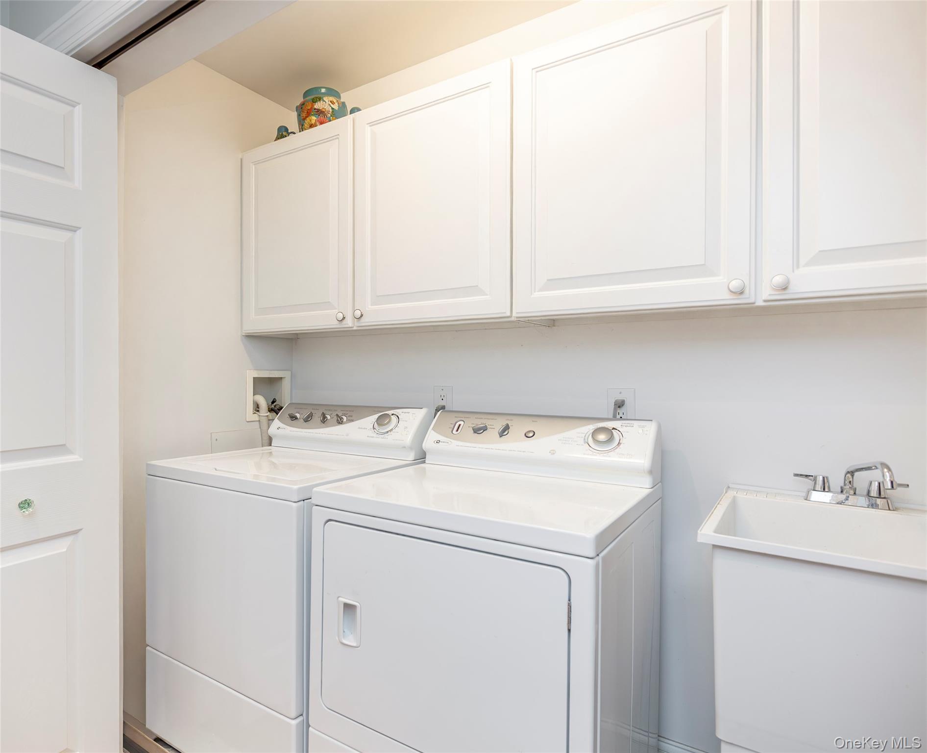 #13 photo, 3 Sally's Path, East Hampton , NY 11937