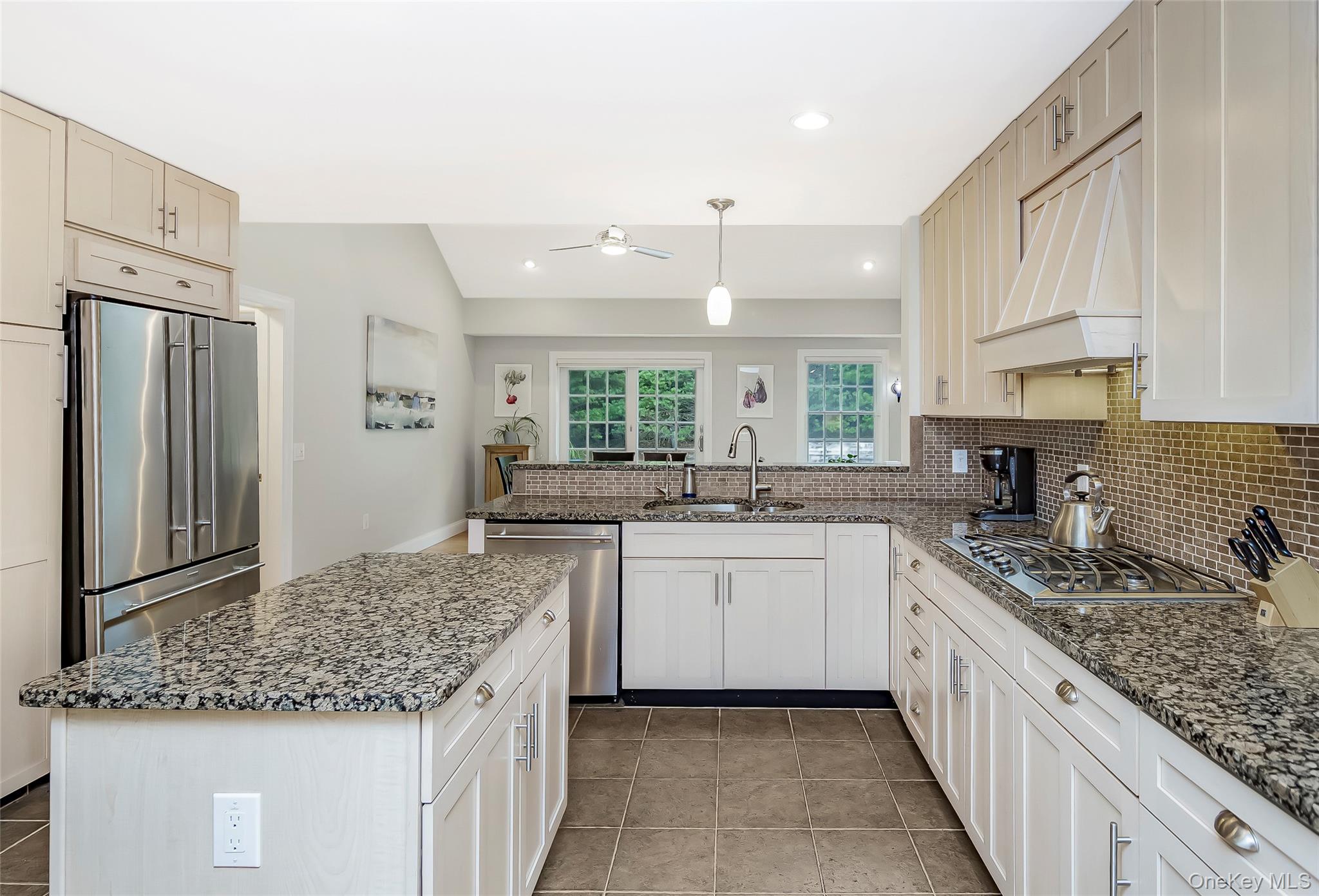 #8 photo, 3 Sally's Path, East Hampton , NY 11937