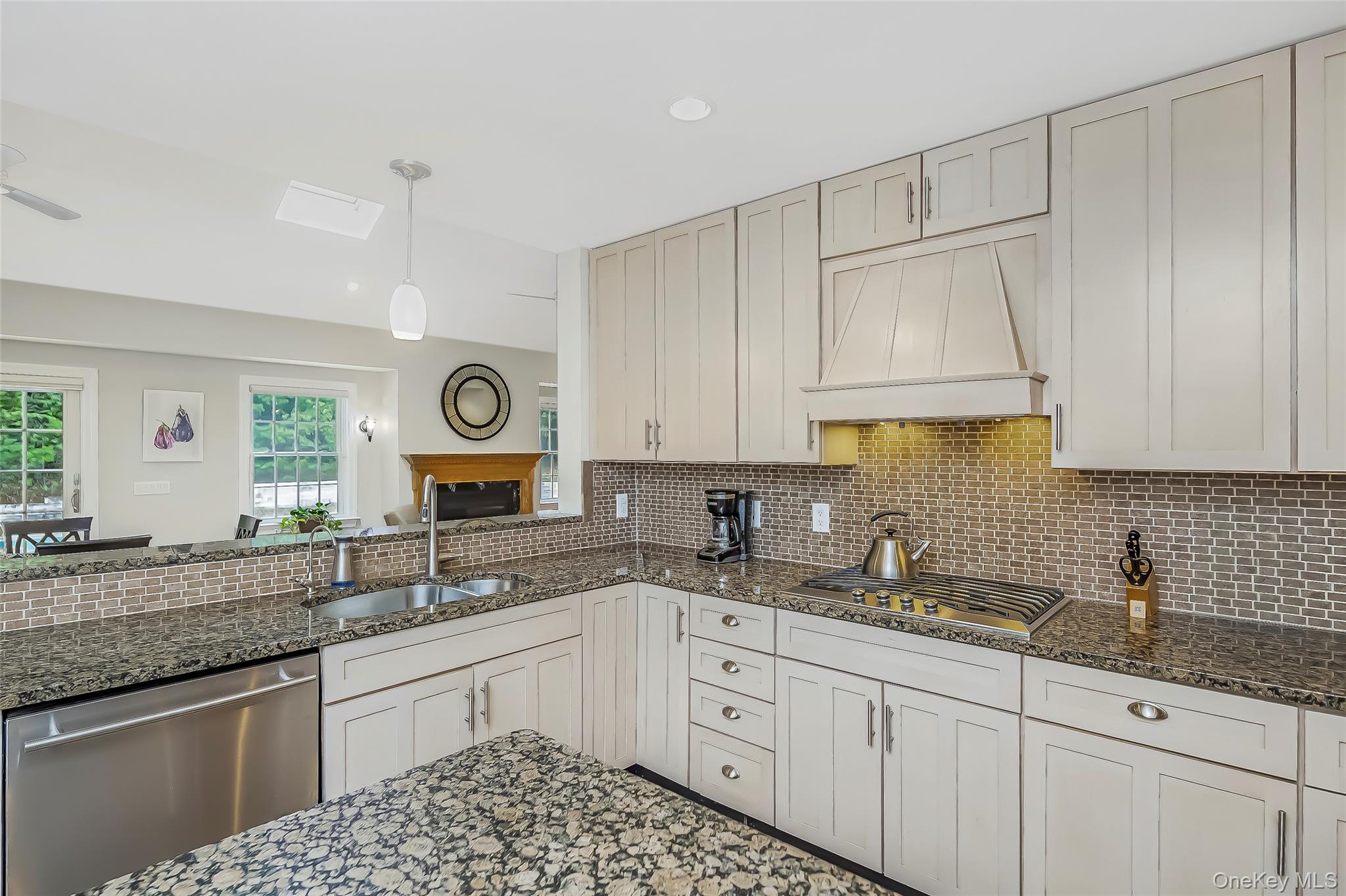 #9 photo, 3 Sally's Path, East Hampton , NY 11937