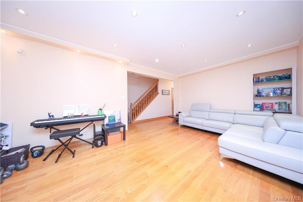 #11 photo, 2415 E 27th Street, Brooklyn , NY 11235