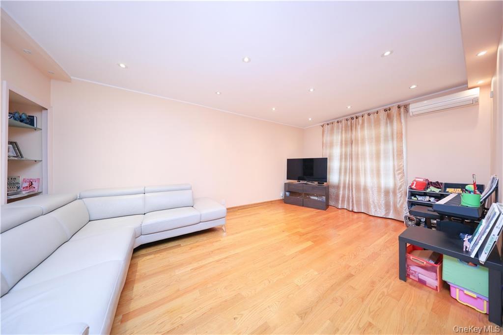 #13 photo, 2415 E 27th Street, Brooklyn , NY 11235