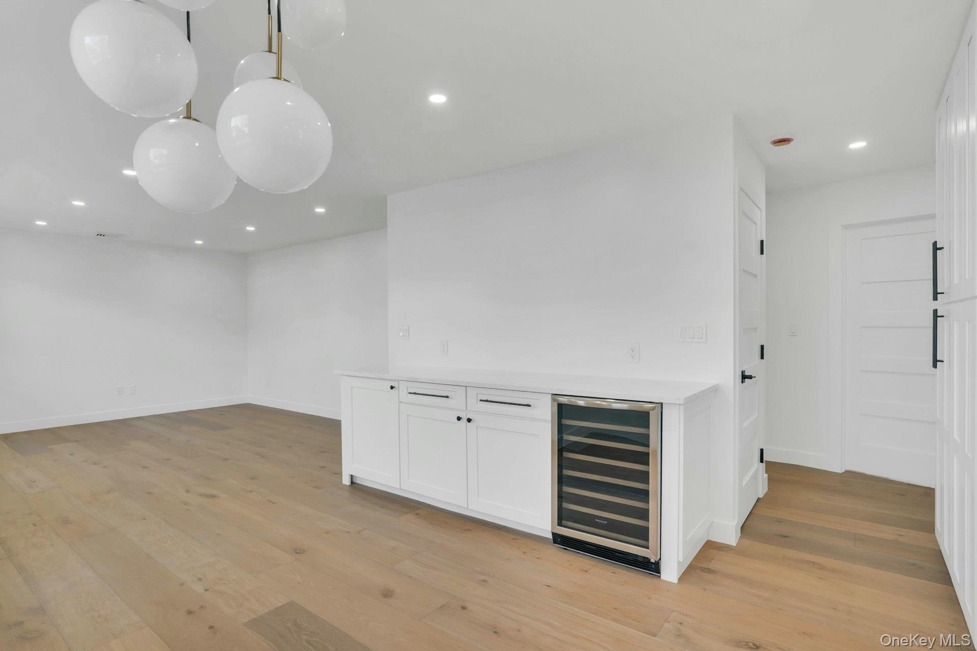 #15 photo, 243 Lido Parkway, Lindenhurst , NY 11757