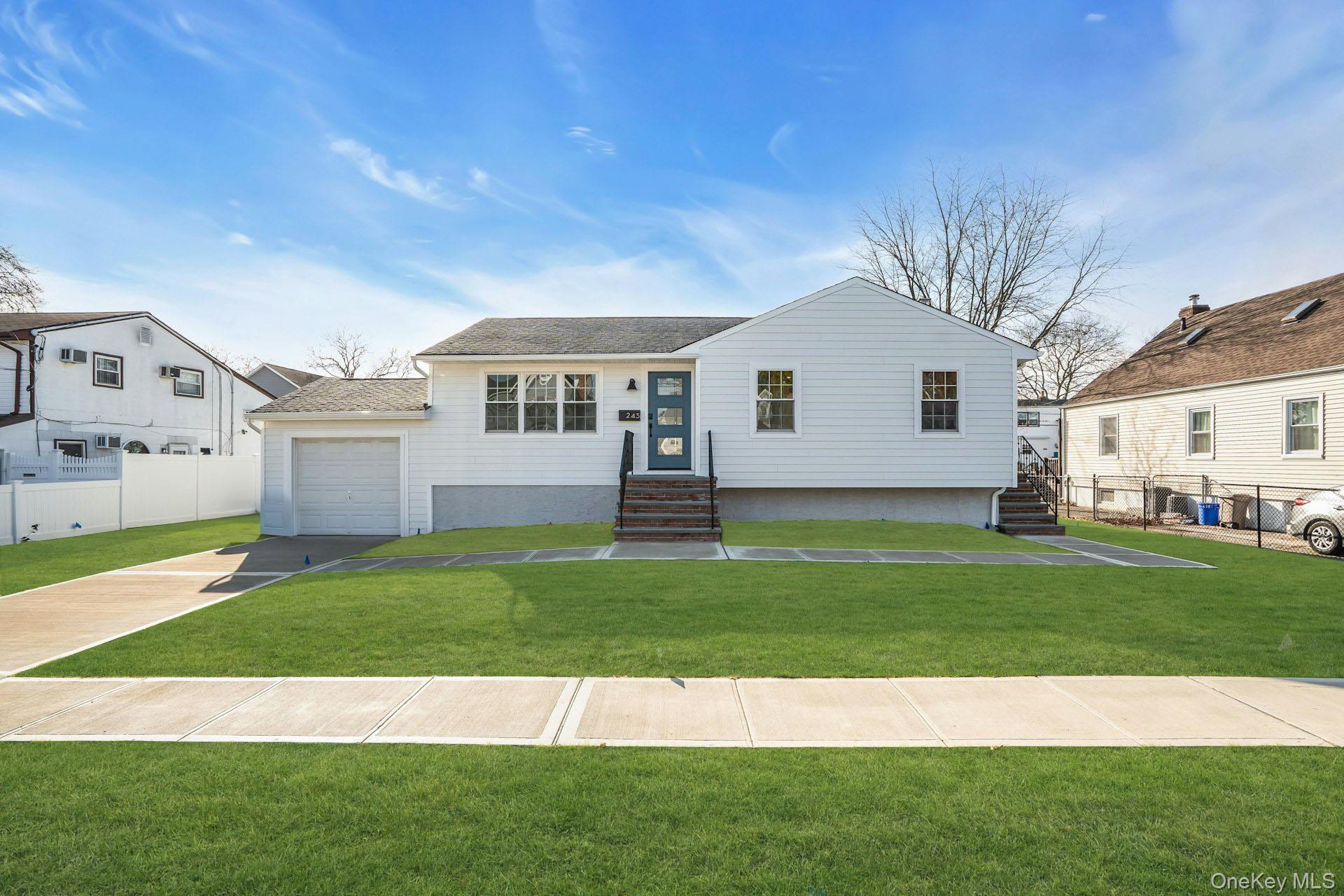 #3 photo, 243 Lido Parkway, Lindenhurst , NY 11757
