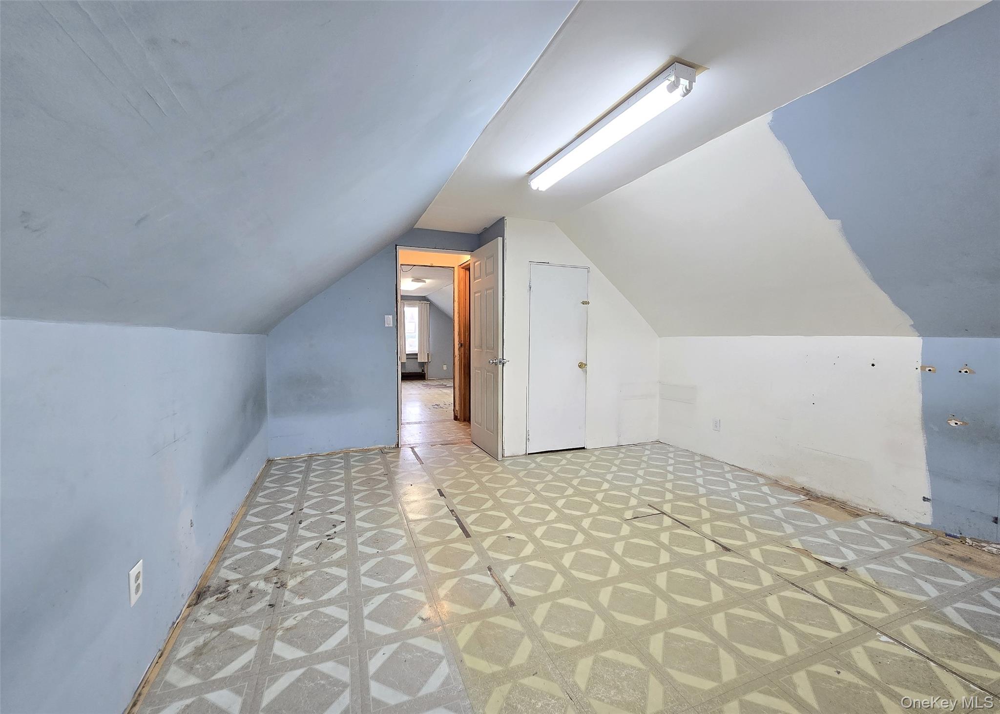 #13 photo, 369 Woodfield Road, West Hempstead , NY 11552