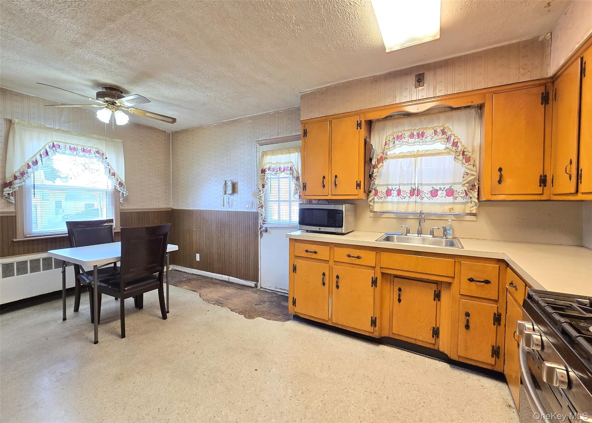 #4 photo, 369 Woodfield Road, West Hempstead , NY 11552