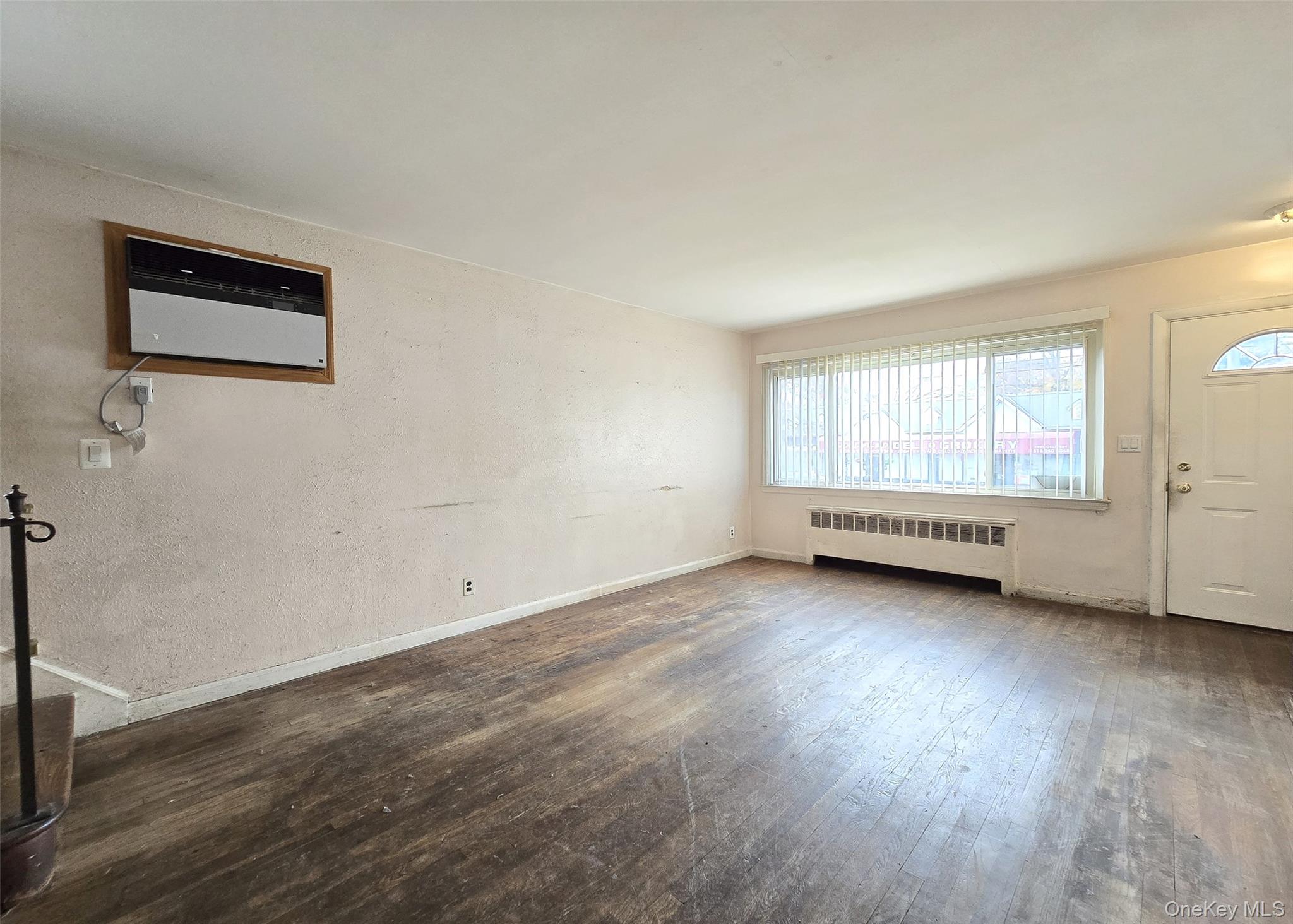 #7 photo, 369 Woodfield Road, West Hempstead , NY 11552