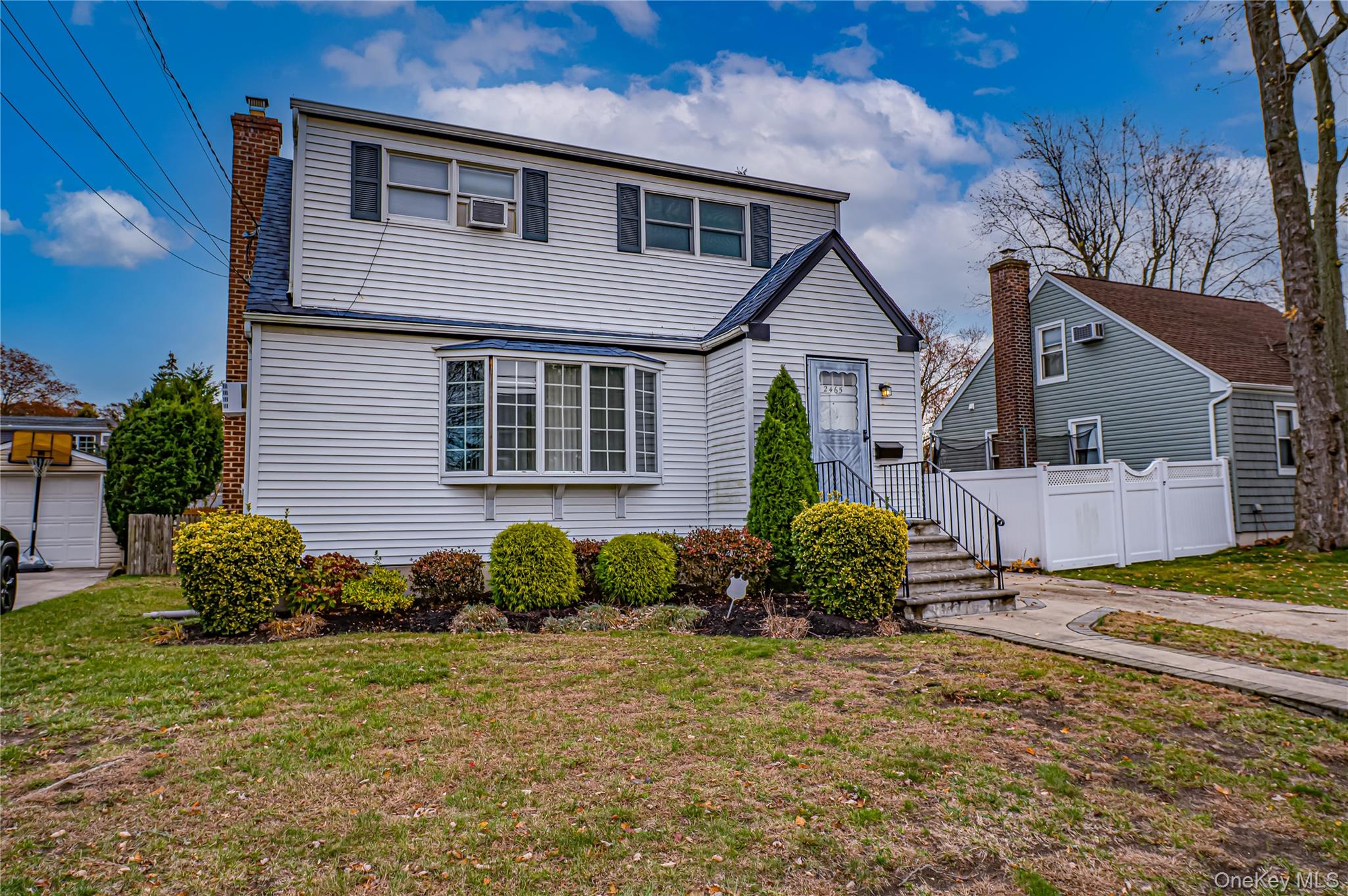#2 photo, 2465 Woodland Avenue, Wantagh , NY 11793
