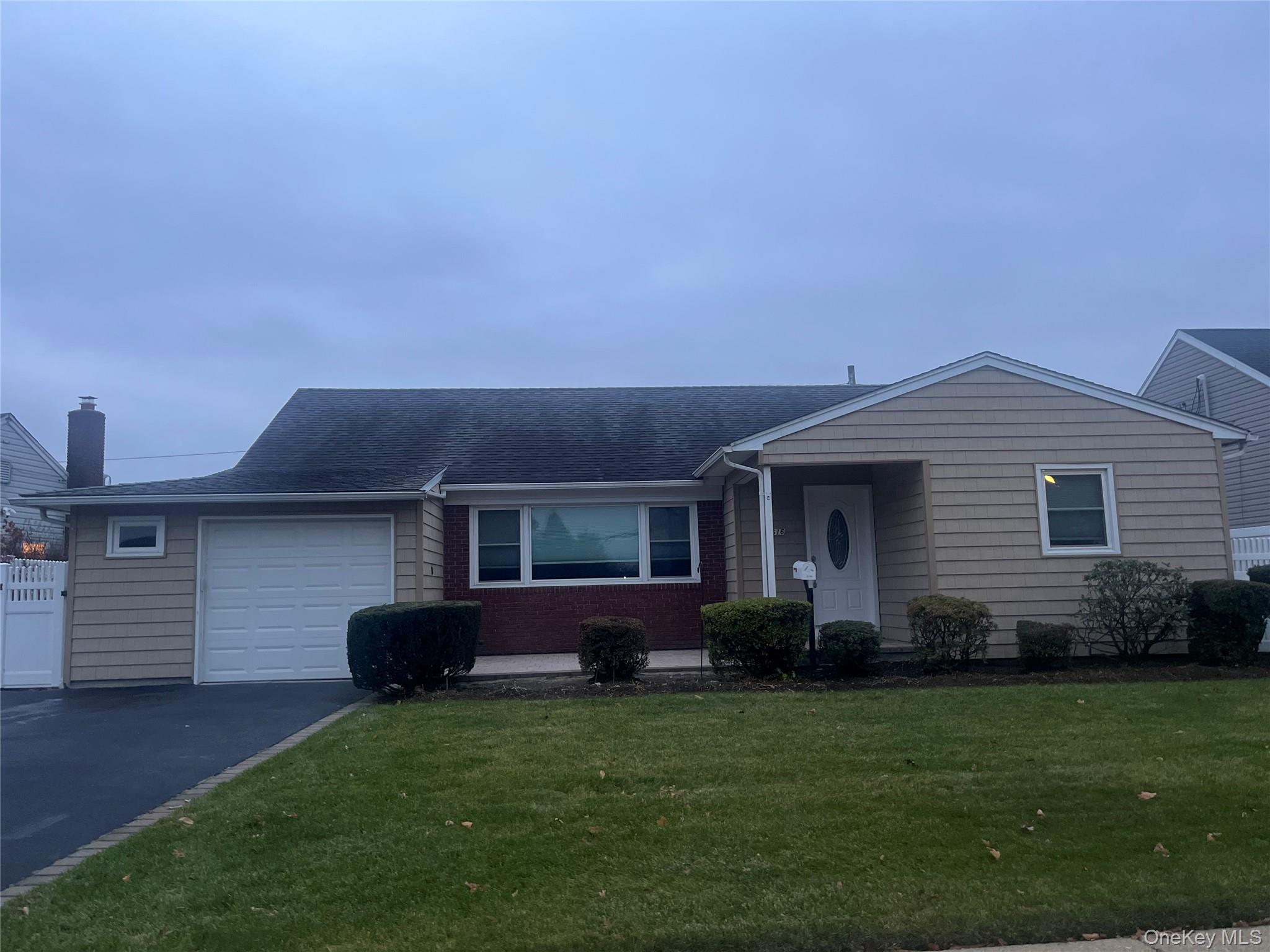 #1 photo, 3616 Jerusalem Avenue, Wantagh , NY 11793