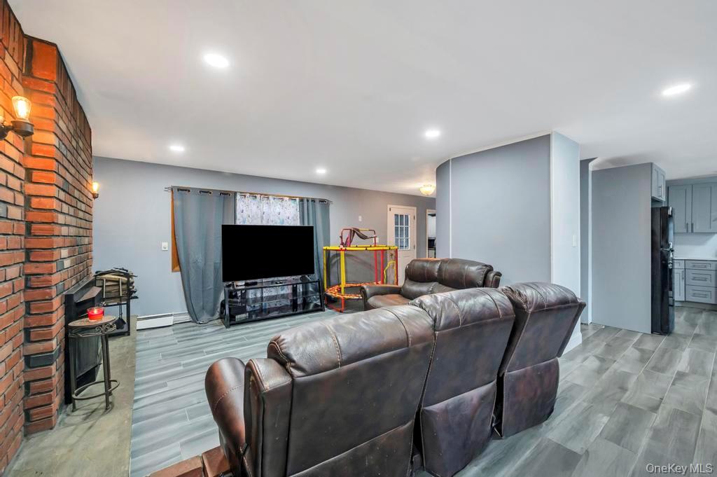 #5 photo, 154 Woodland Avenue, Central Islip , NY 11722