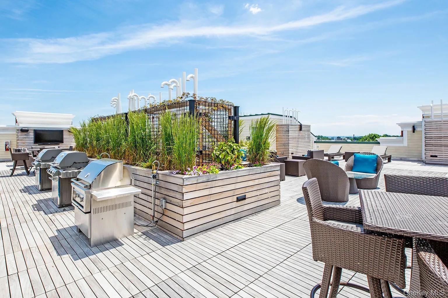 #17 photo, 201 Willett Avenue, Port Chester , NY 10573