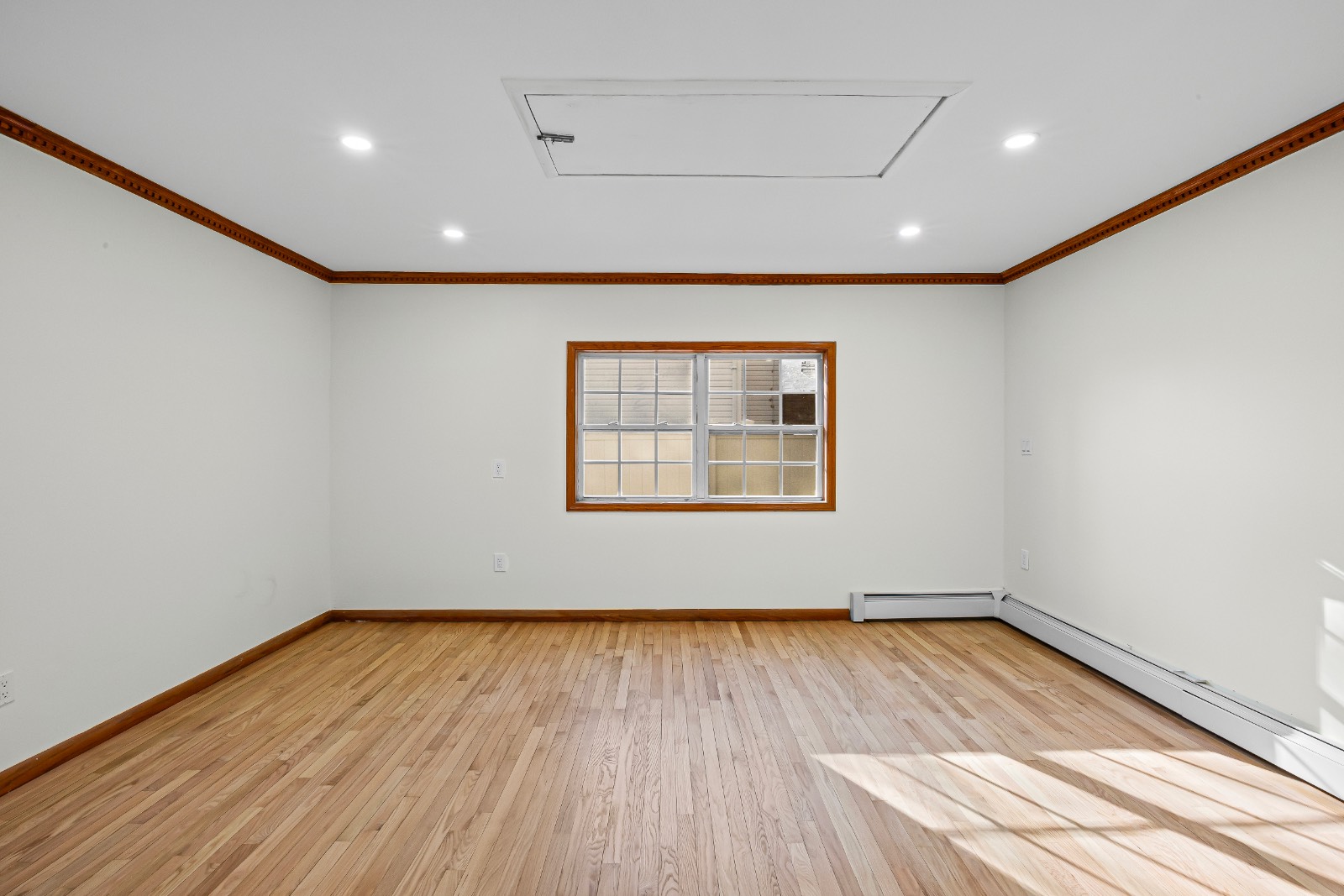 #10 photo, 1565 10th St, West Babylon , NY 11704