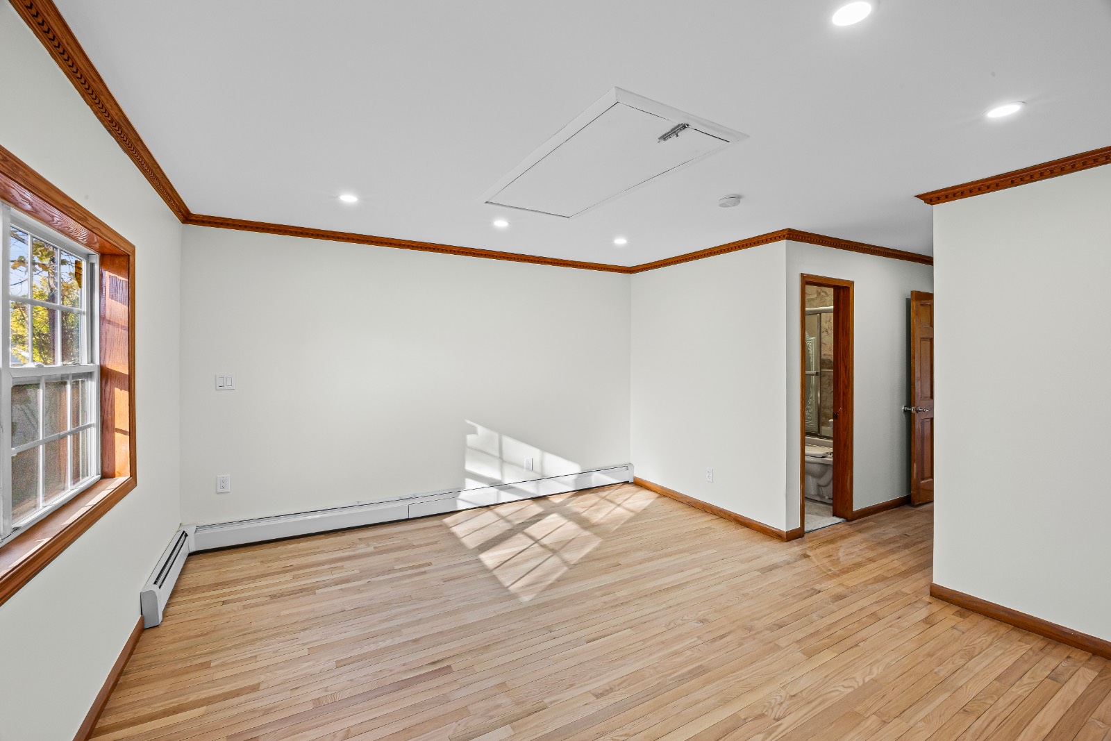 #11 photo, 1565 10th St, West Babylon , NY 11704