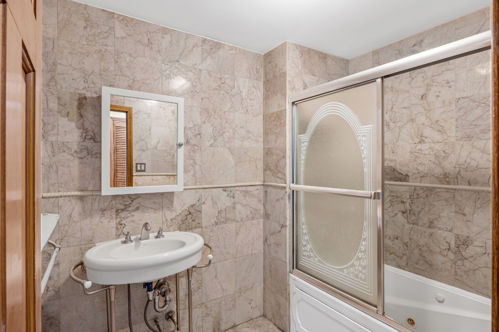 #12 photo, 1565 10th St, West Babylon , NY 11704