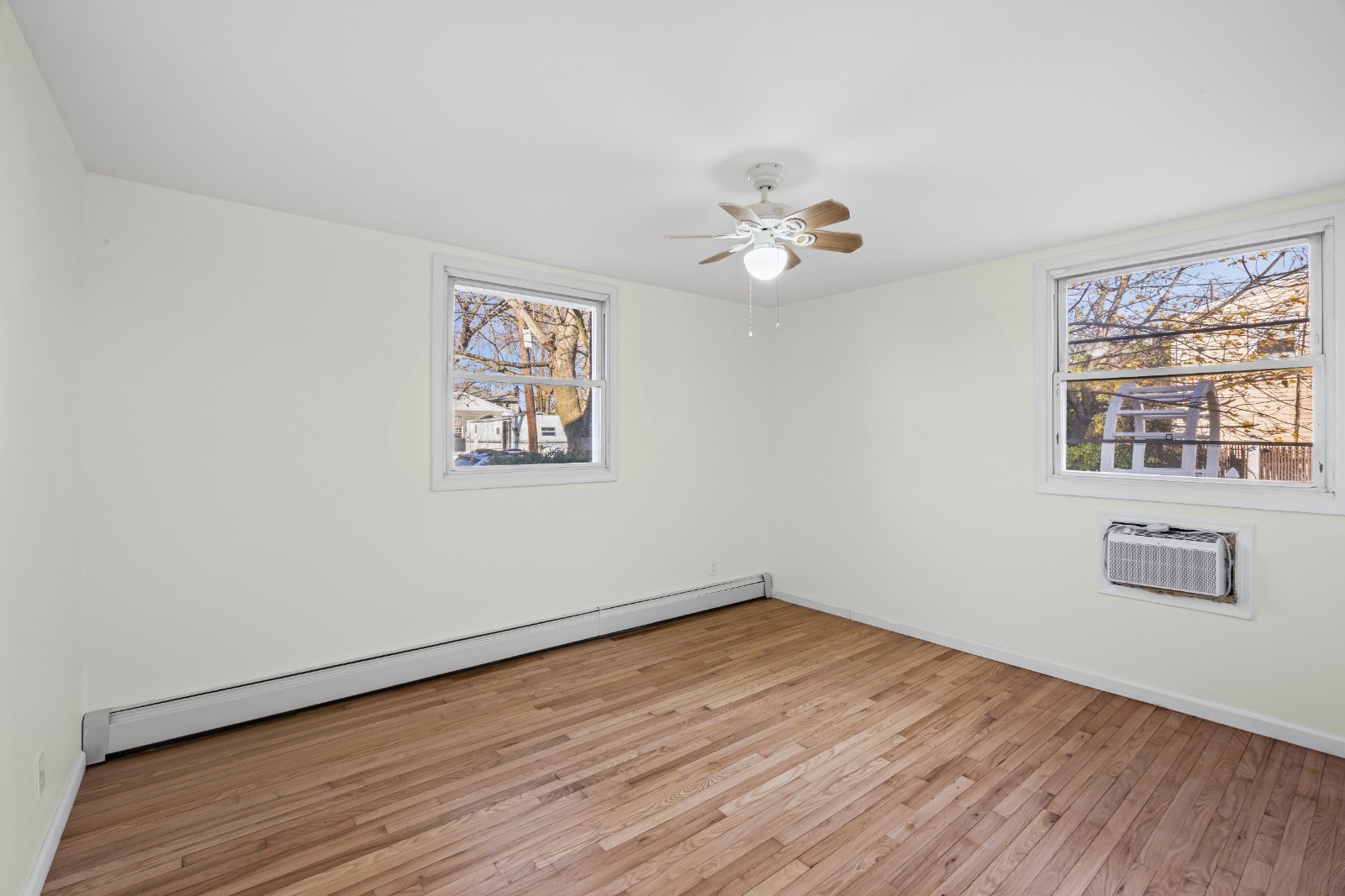 #17 photo, 1565 10th St, West Babylon , NY 11704