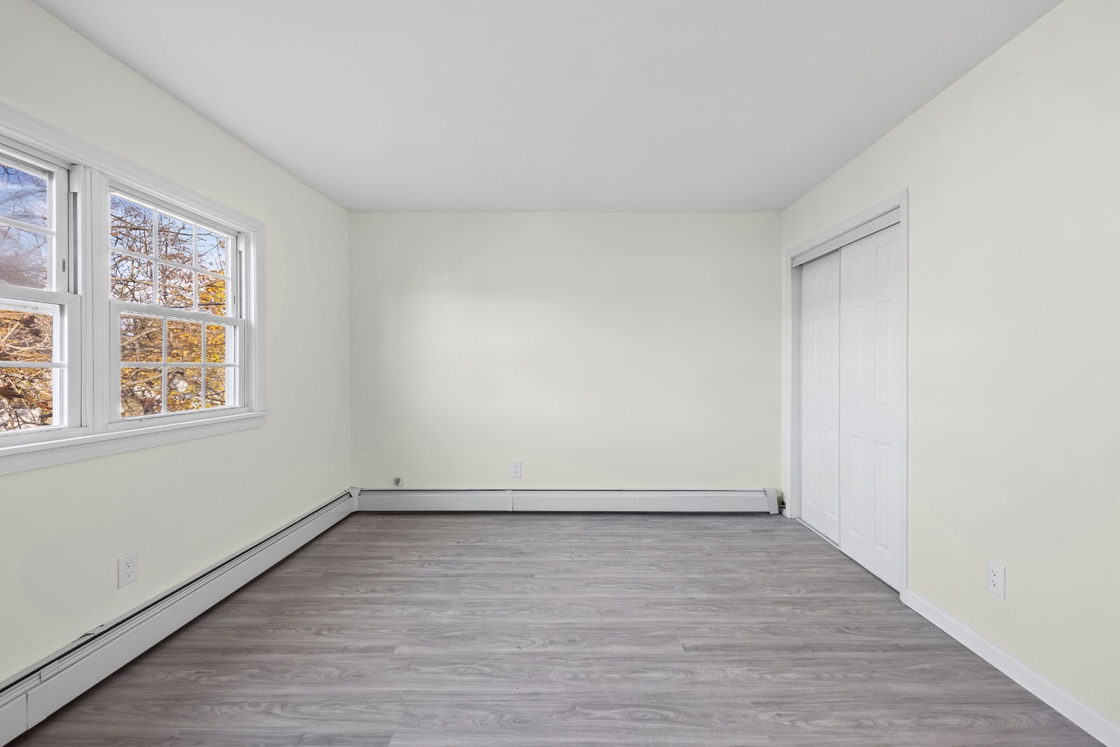 #21 photo, 1565 10th St, West Babylon , NY 11704