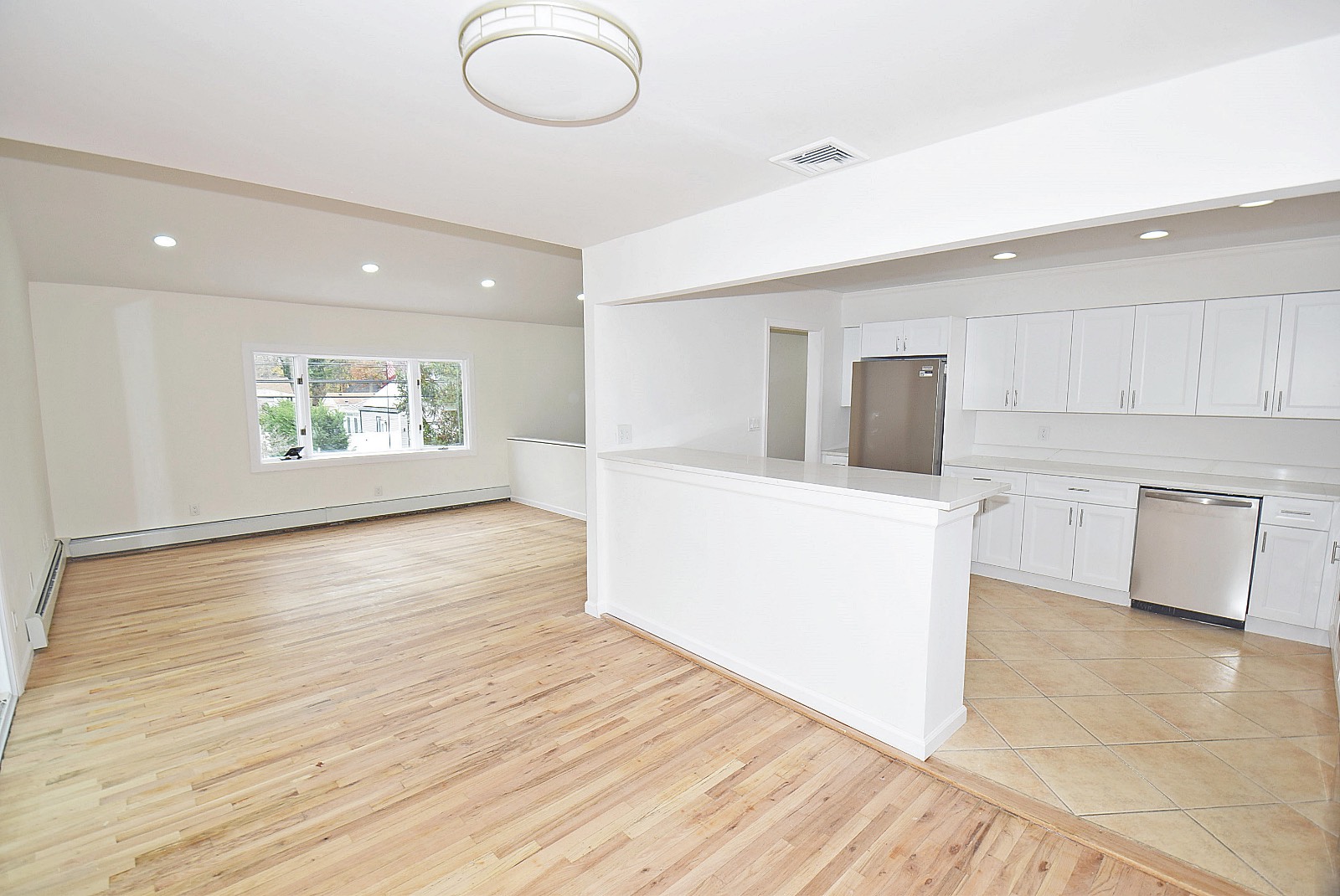 #10 photo, 21 Hancock St, سوفولك Islandia , NY 11749