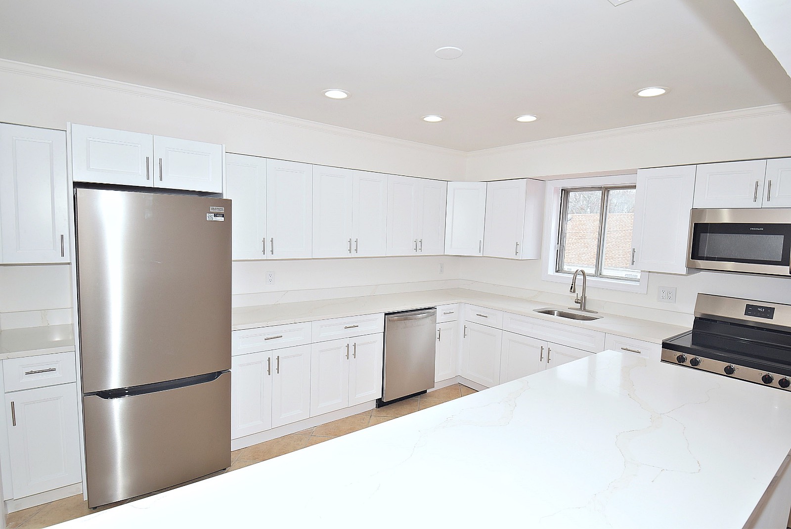 #11 photo, 21 Hancock St, سوفولك Islandia , NY 11749