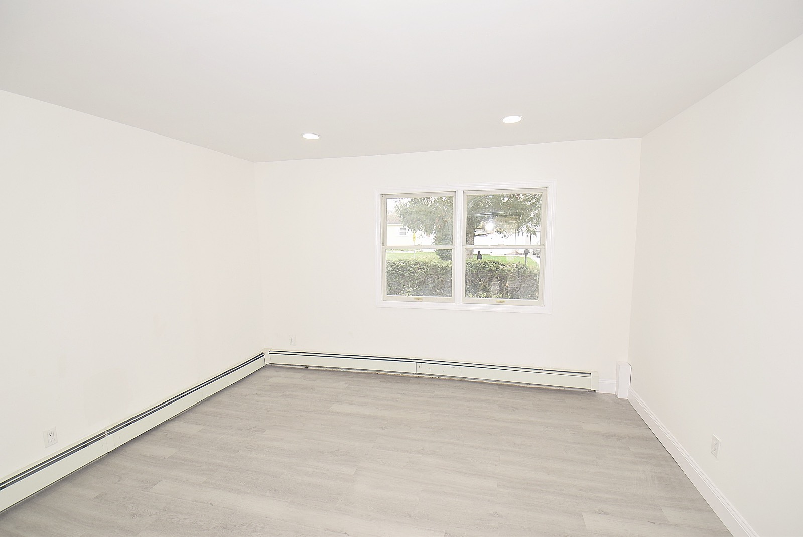 #17 photo, 21 Hancock St, سوفولك Islandia , NY 11749