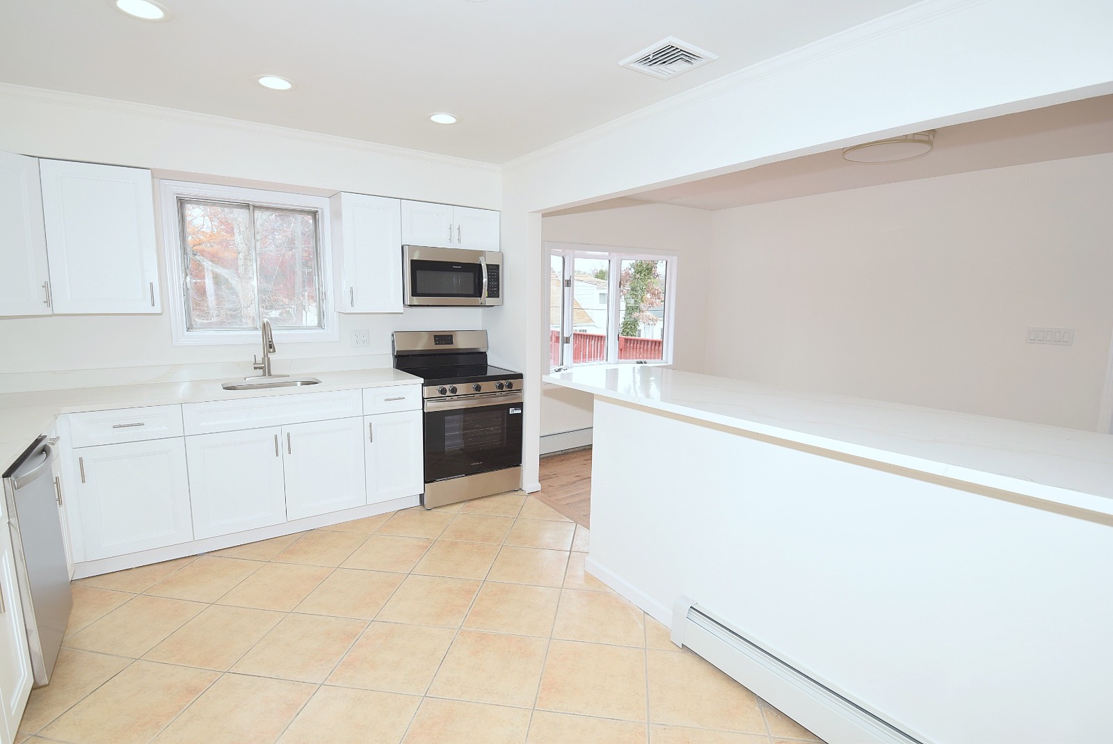 #8 photo, 21 Hancock St, سوفولك Islandia , NY 11749