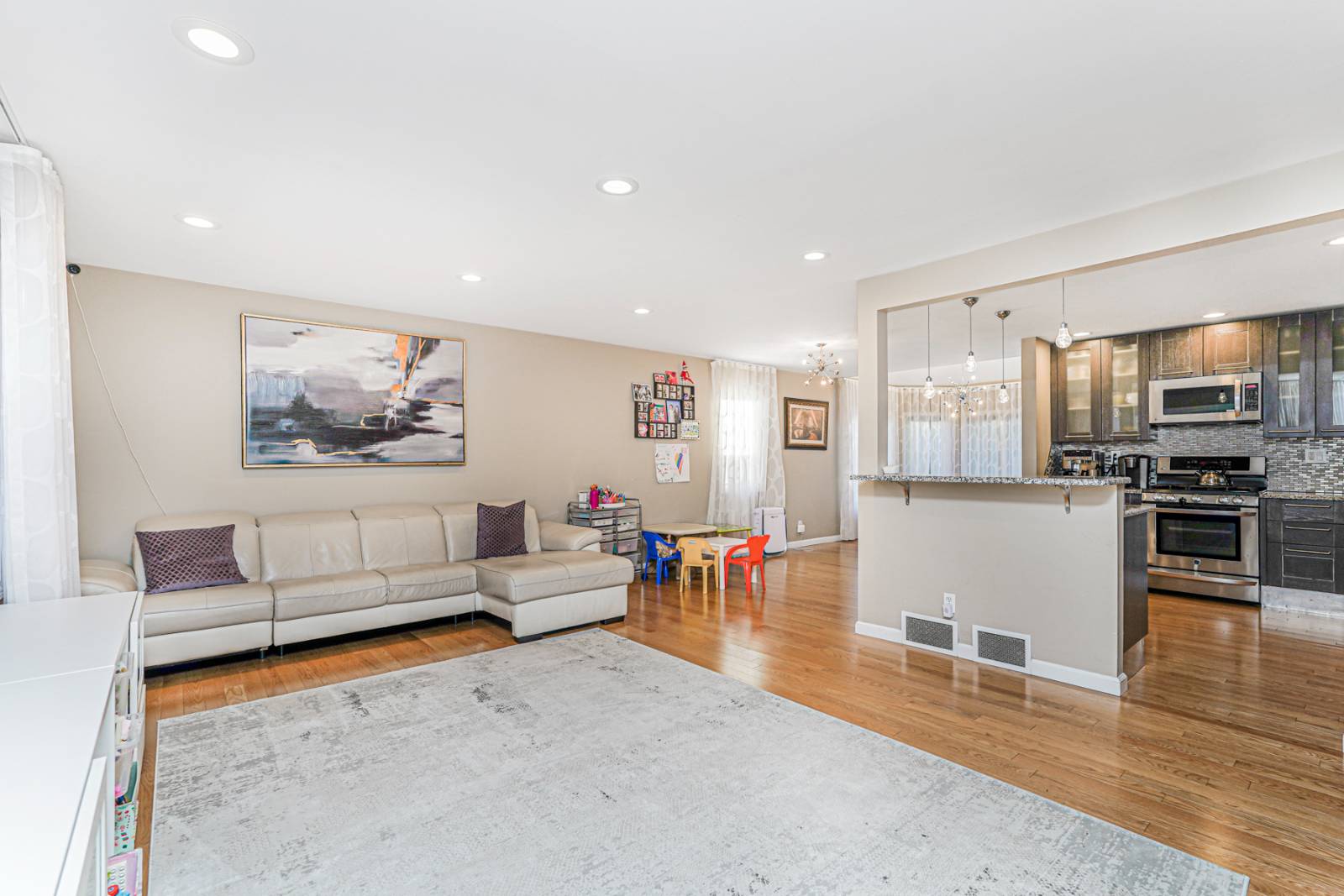 #5 photo, 46 Durges St., Staten Island , NY 10304