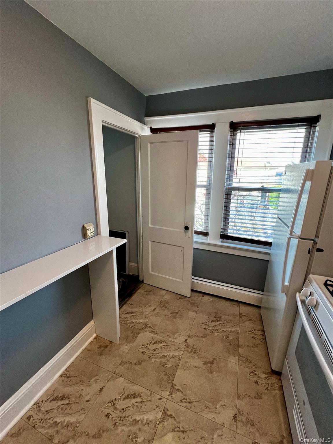 #13 photo, 112 Central Avenue, Lynbrook , NY 11563