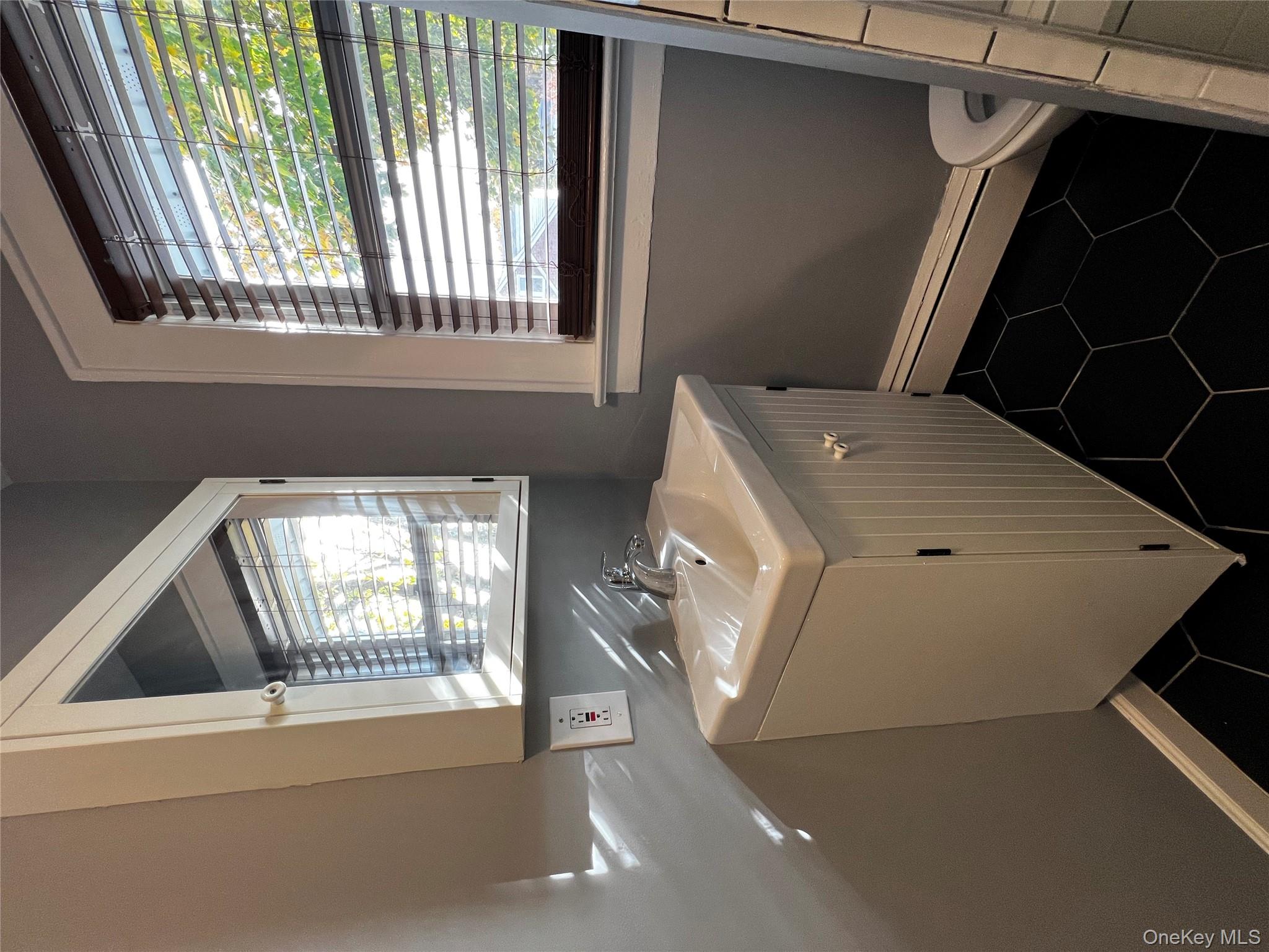 #5 photo, 112 Central Avenue, Lynbrook , NY 11563