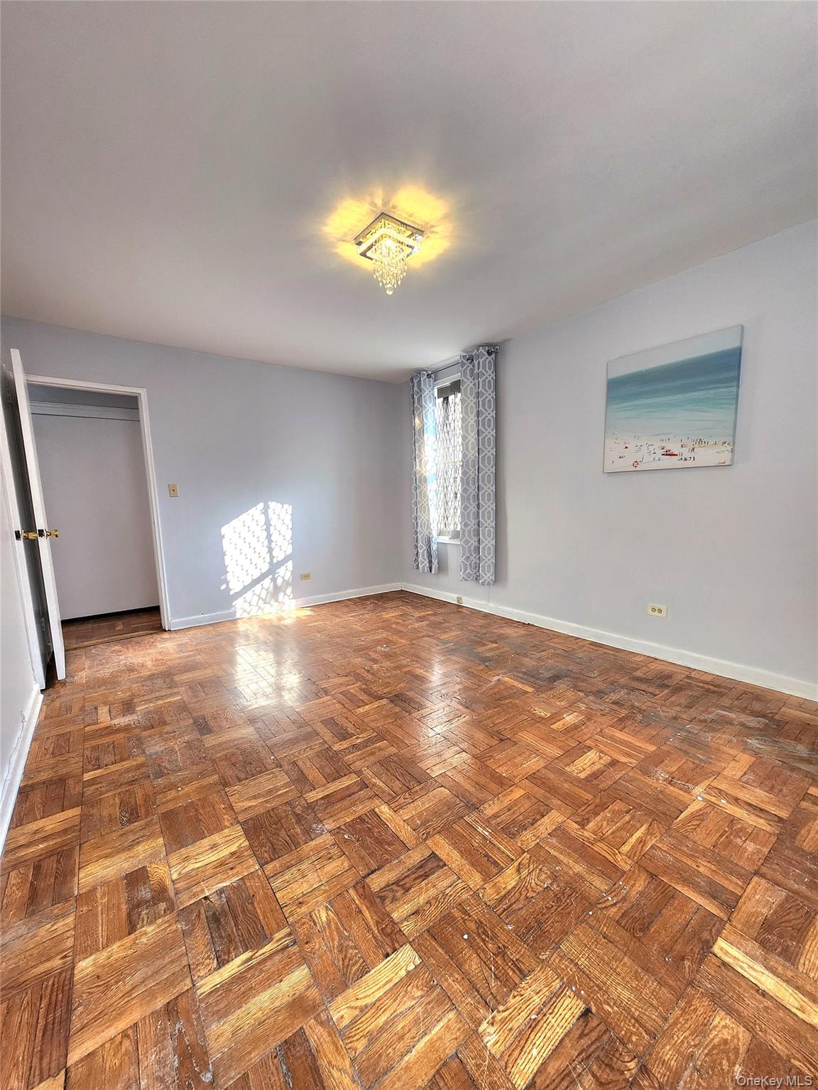 #17 photo, 33-27 91, Jackson Heights , NY 11372