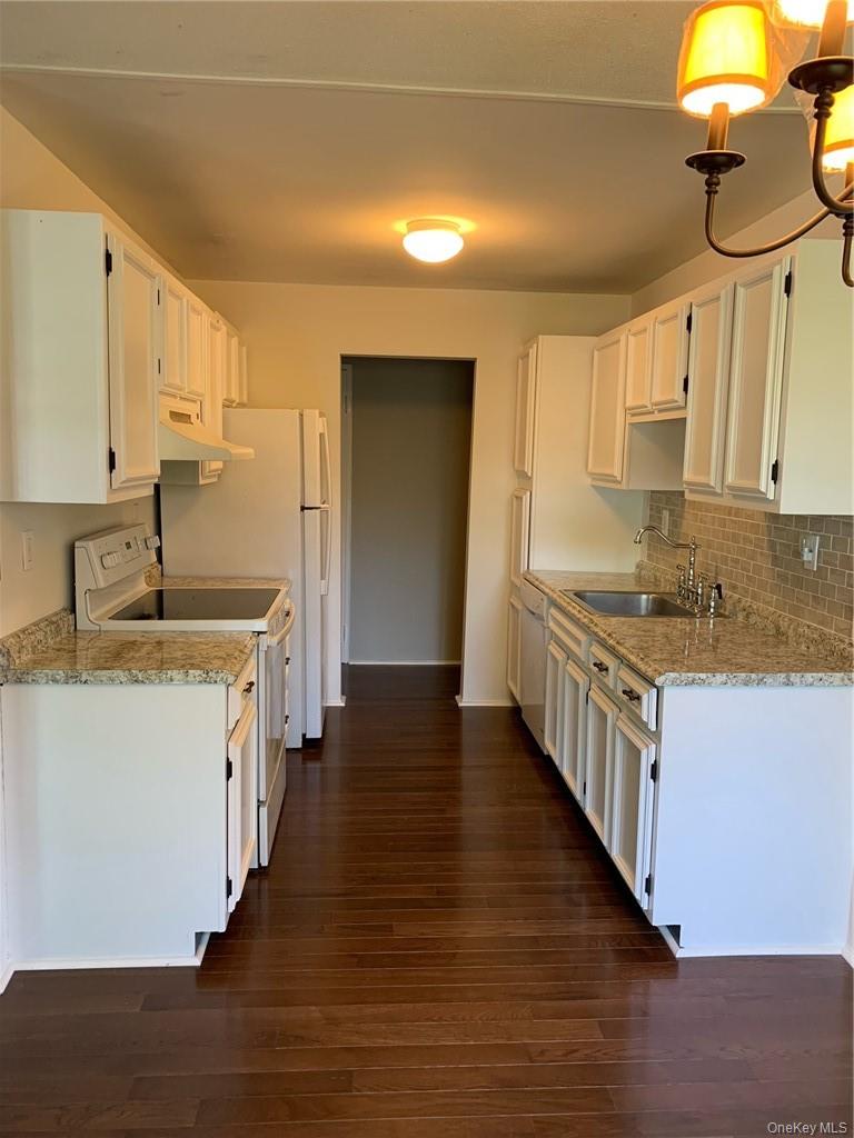 #8 photo, 565 Sierra Vista Lane, Valley Cottage , NY 10989