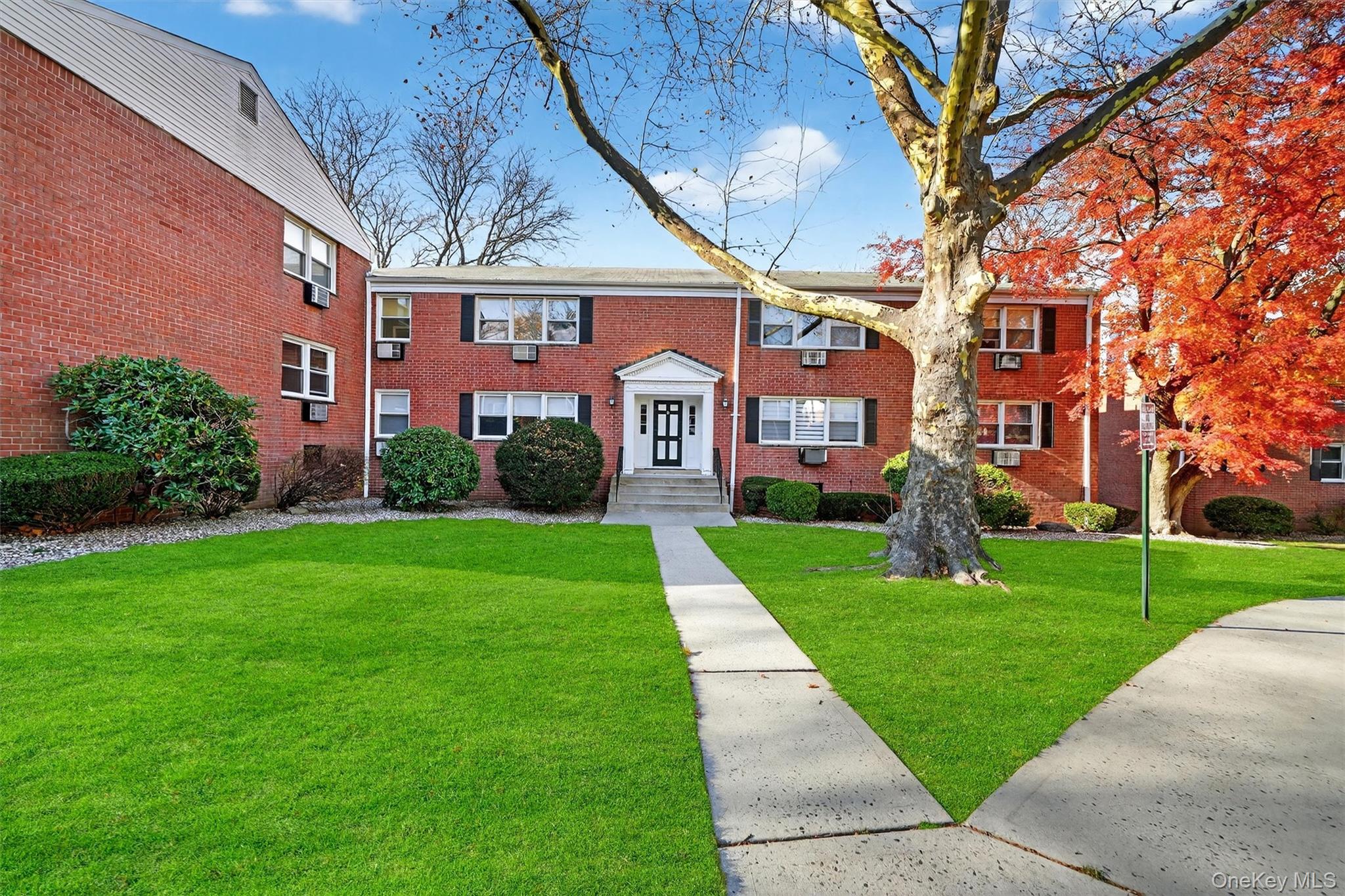 #1 photo, 5 Oxford Court, Suffern , NY 10901