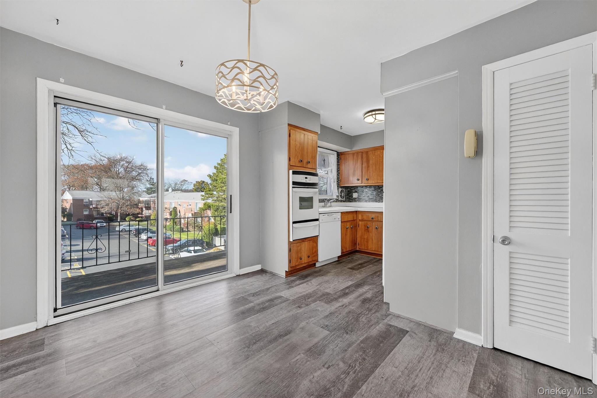 #11 photo, 5 Oxford Court, Suffern , NY 10901