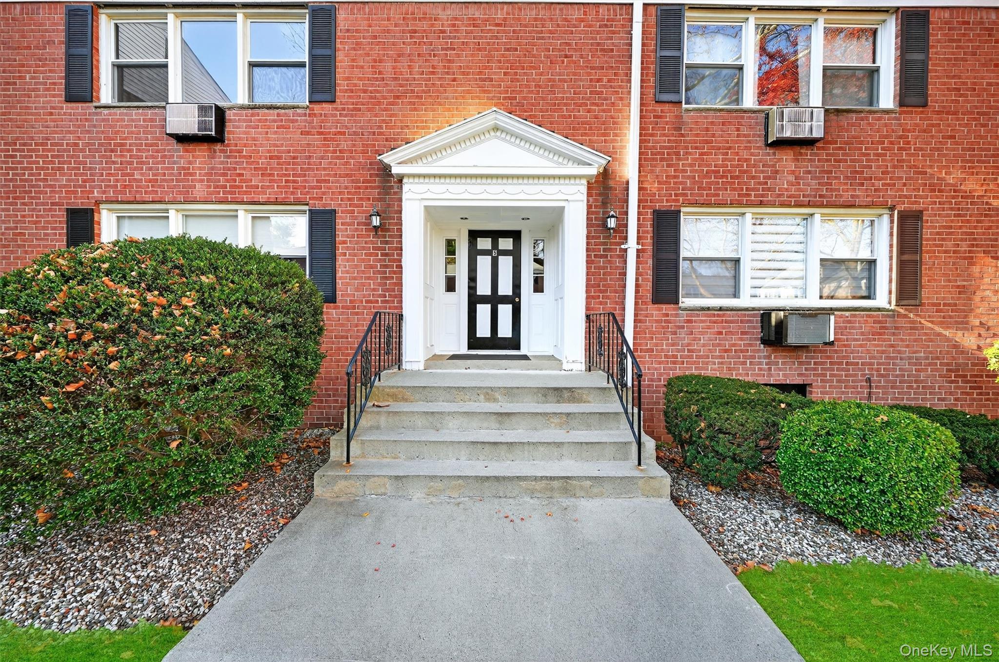 #3 photo, 5 Oxford Court, Suffern , NY 10901