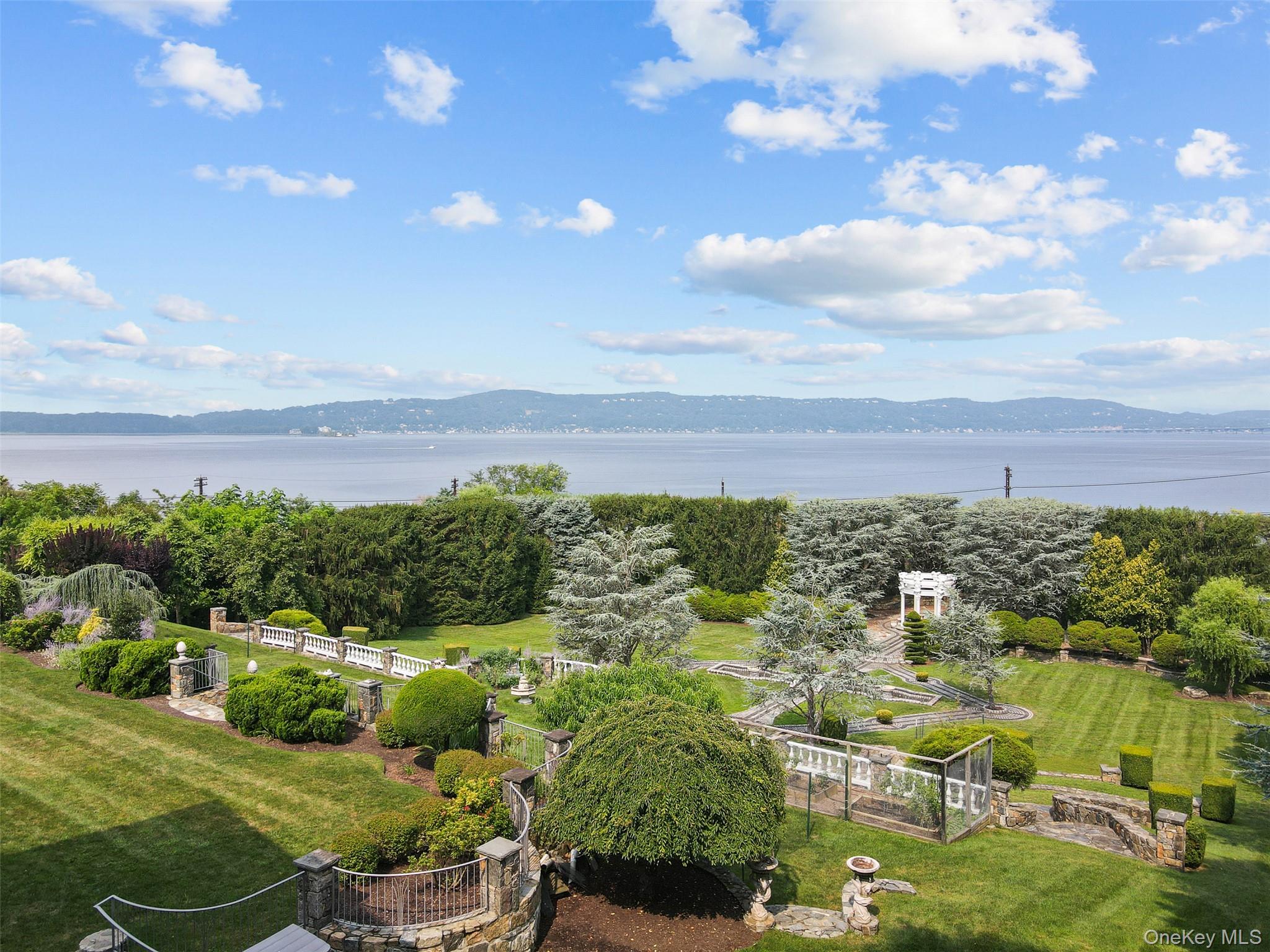 #19 photo, 43 Matthiessen Park, Irvington , NY 10533