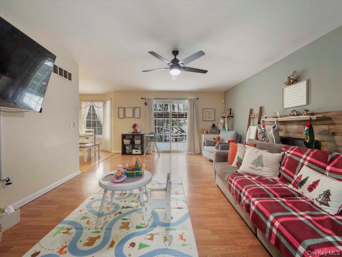 #14 photo, 30 Ketchamtown Road, 紐約州 Wappingers Falls , NY 12590