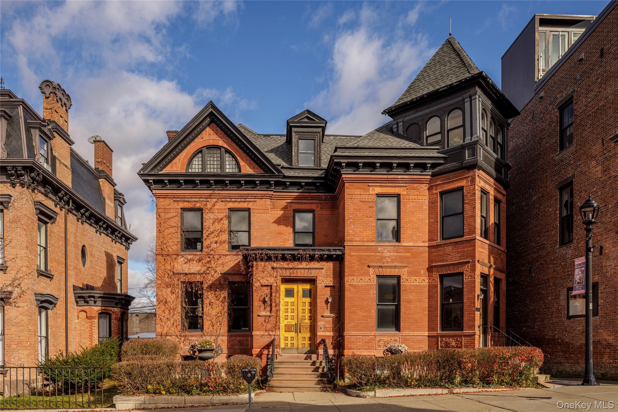 #2 photo, 420 Warren, Hudson , NY 12534