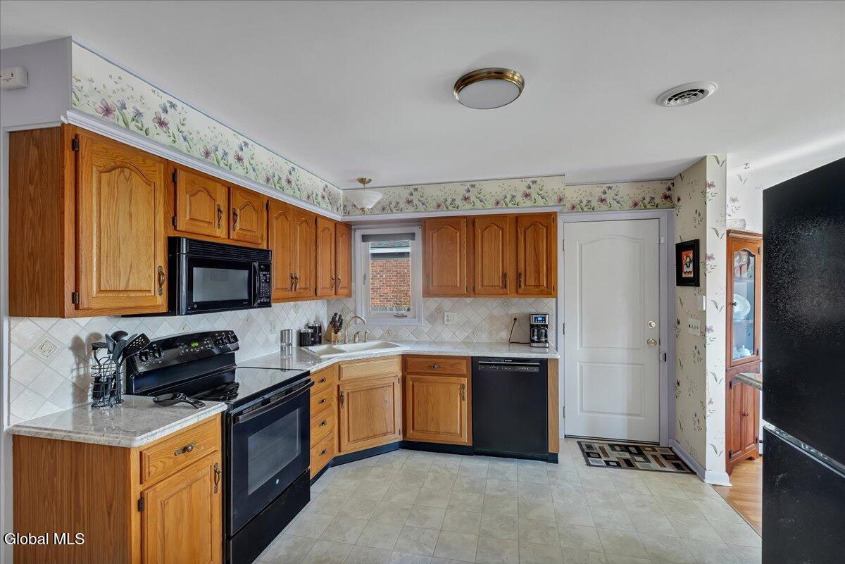 #12 photo, 22 Maxwell Street, Albany , NY 12208