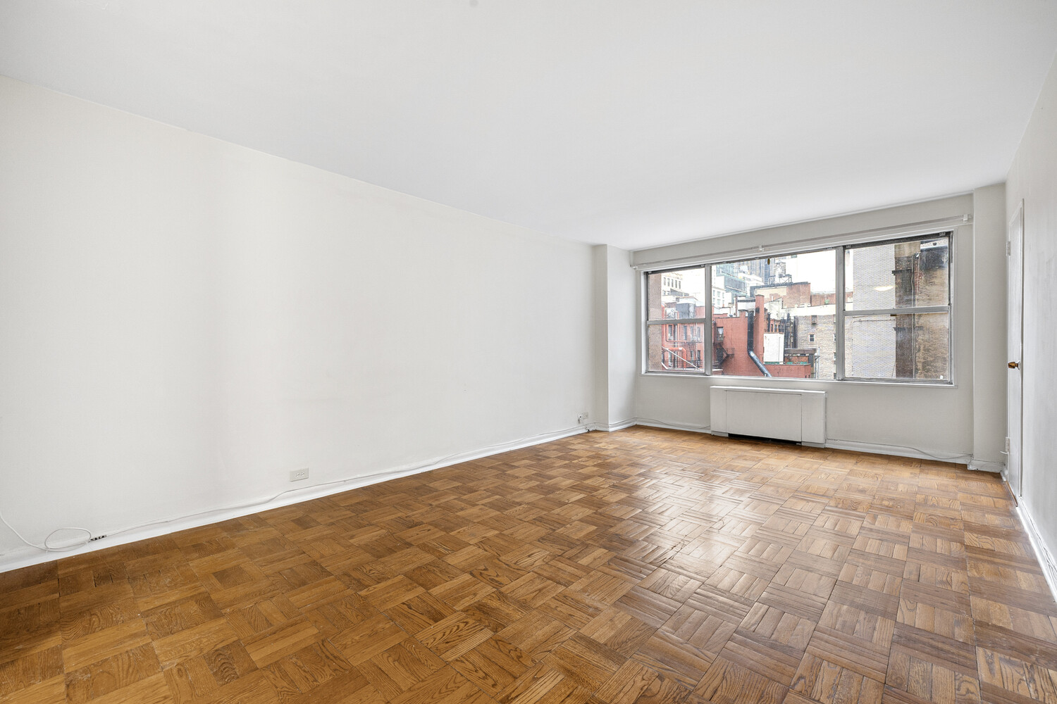 #5 photo, 77 W 55TH Street, Midtown , NY 10019