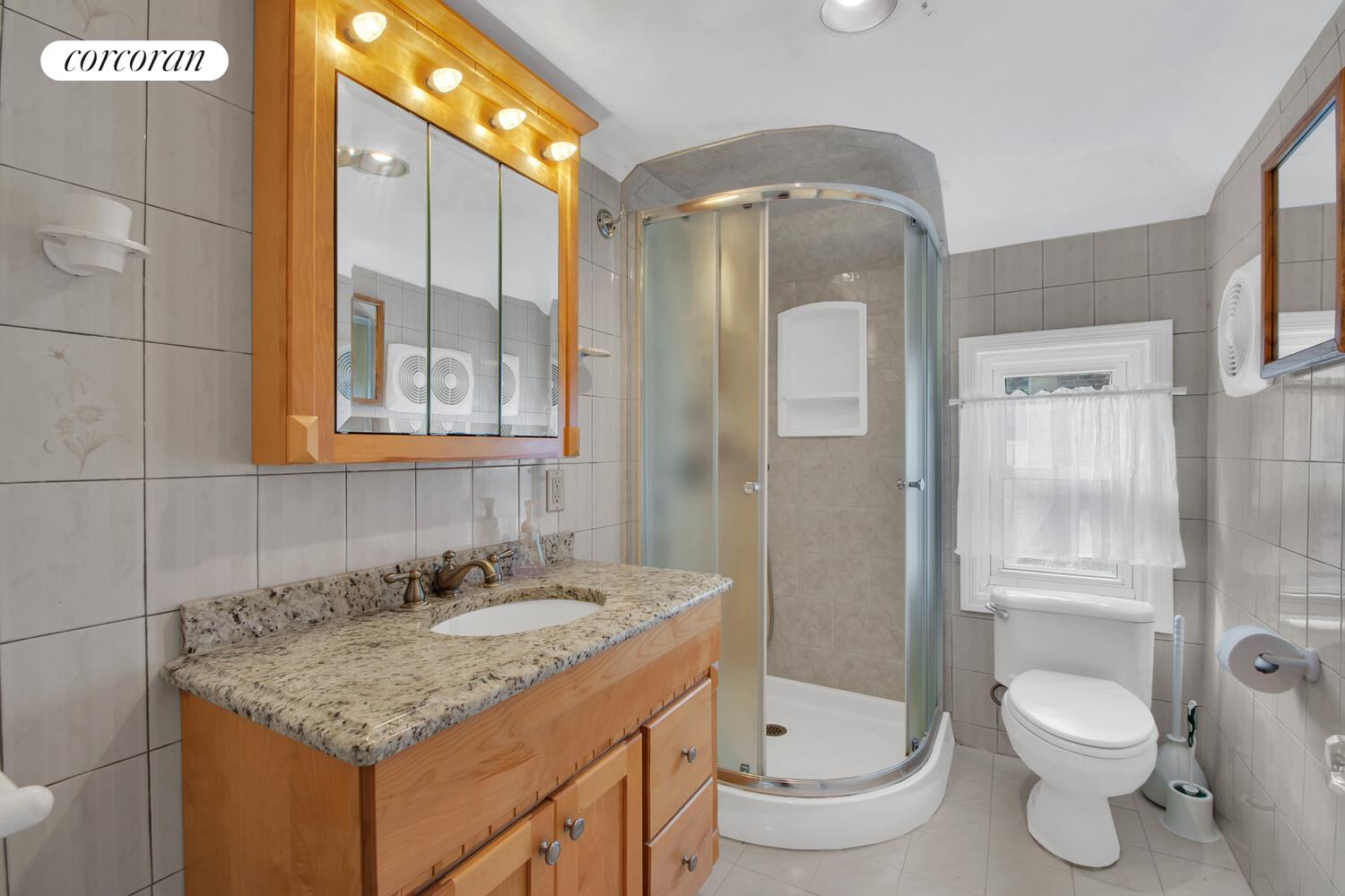 #15 photo, 324 BEVERLY Road, Douglaston , NY 11363