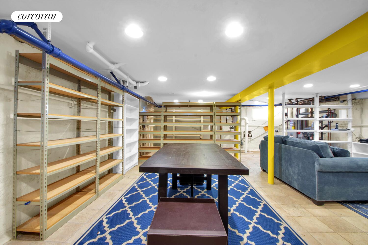 #19 photo, 324 BEVERLY Road, Douglaston , NY 11363