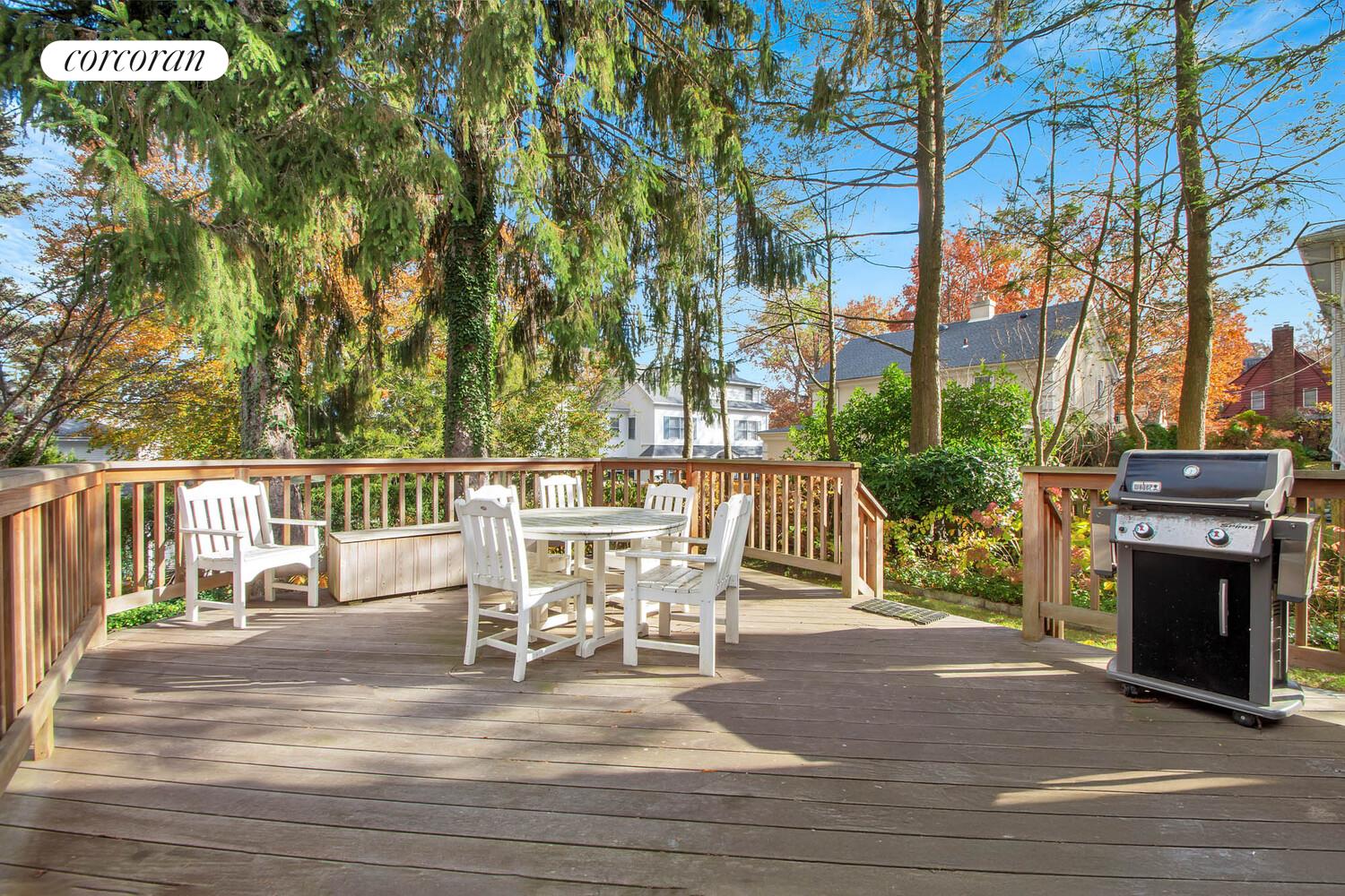 #20 photo, 324 BEVERLY Road, Douglaston , NY 11363