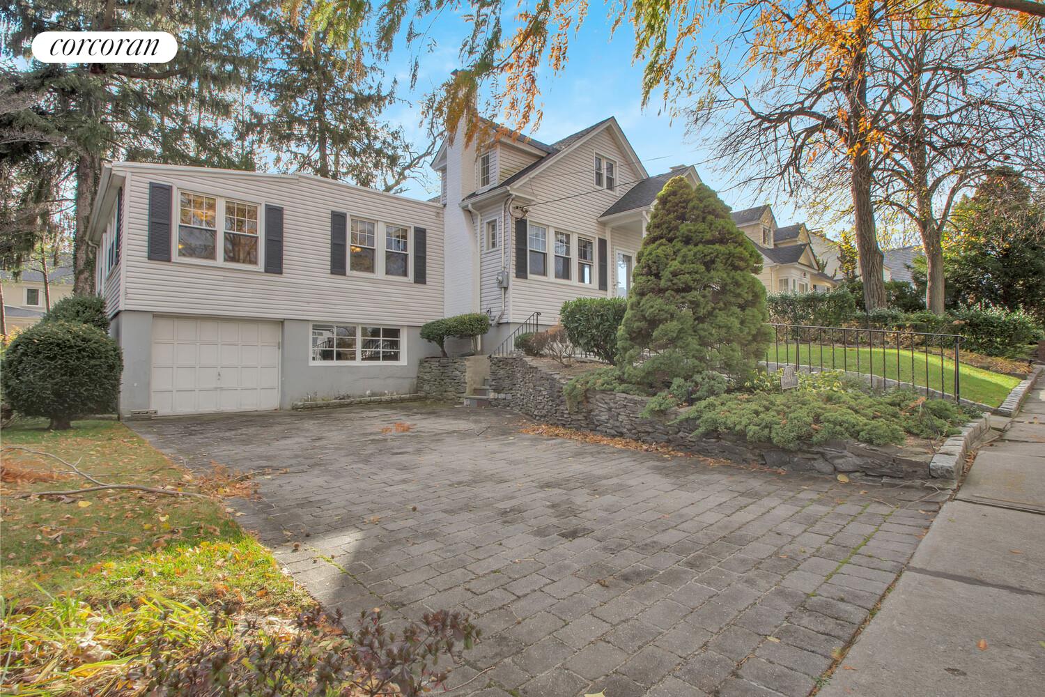 #3 photo, 324 BEVERLY Road, Douglaston , NY 11363