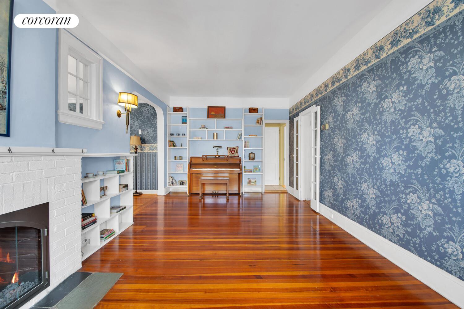 #5 photo, 324 BEVERLY Road, Douglaston , NY 11363