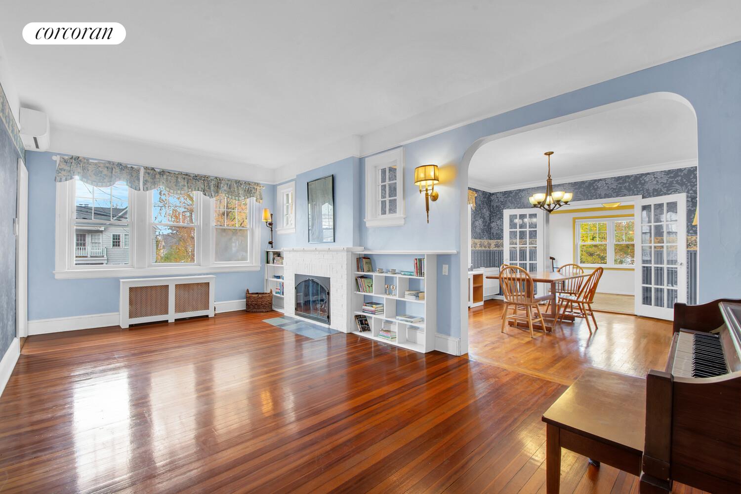 #6 photo, 324 BEVERLY Road, Douglaston , NY 11363