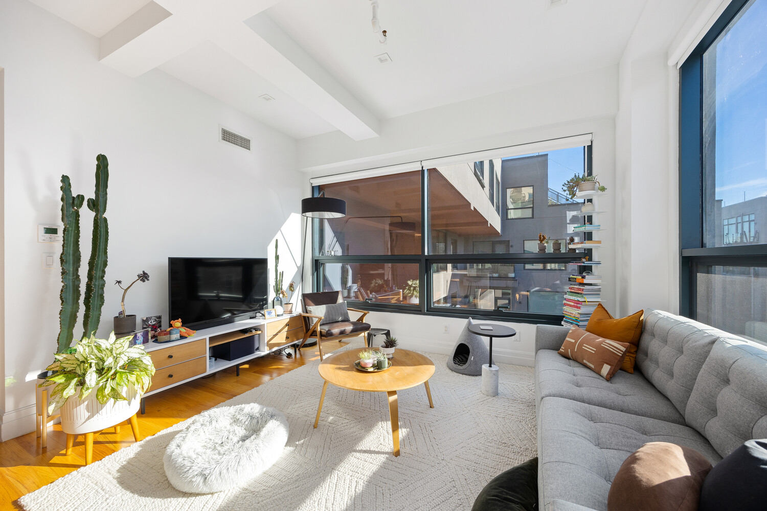 #3 photo, 850 METROPOLITAN Avenue, East Williamsburg , NY 11211