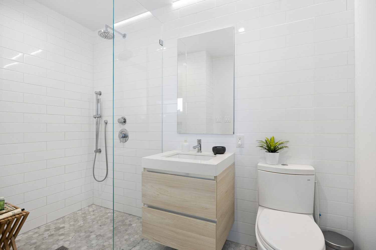 #8 photo, 850 METROPOLITAN Avenue, East Williamsburg , NY 11211