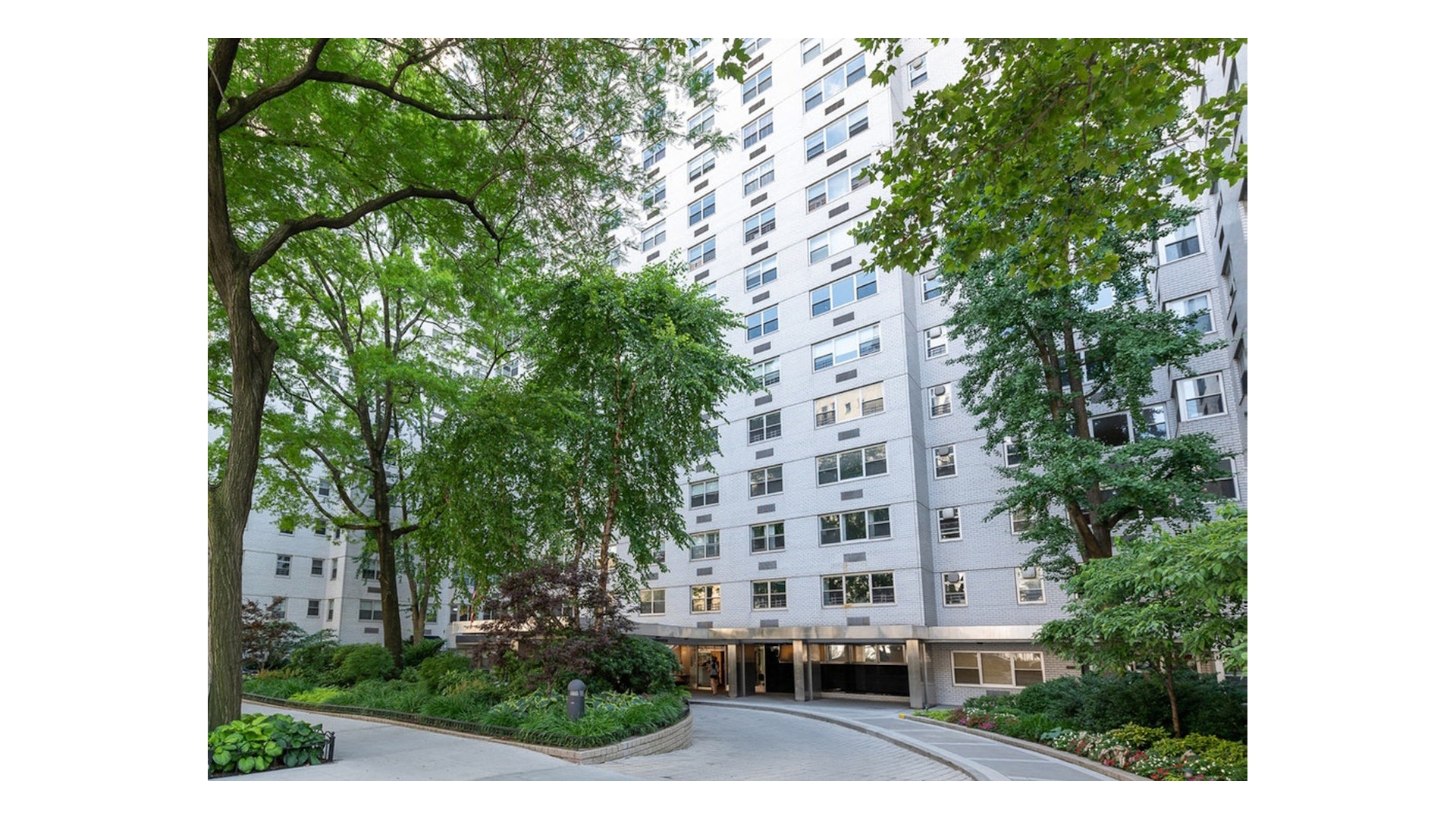 #11 photo, 70 E 10TH Street, Greenwich Village , NY 10003