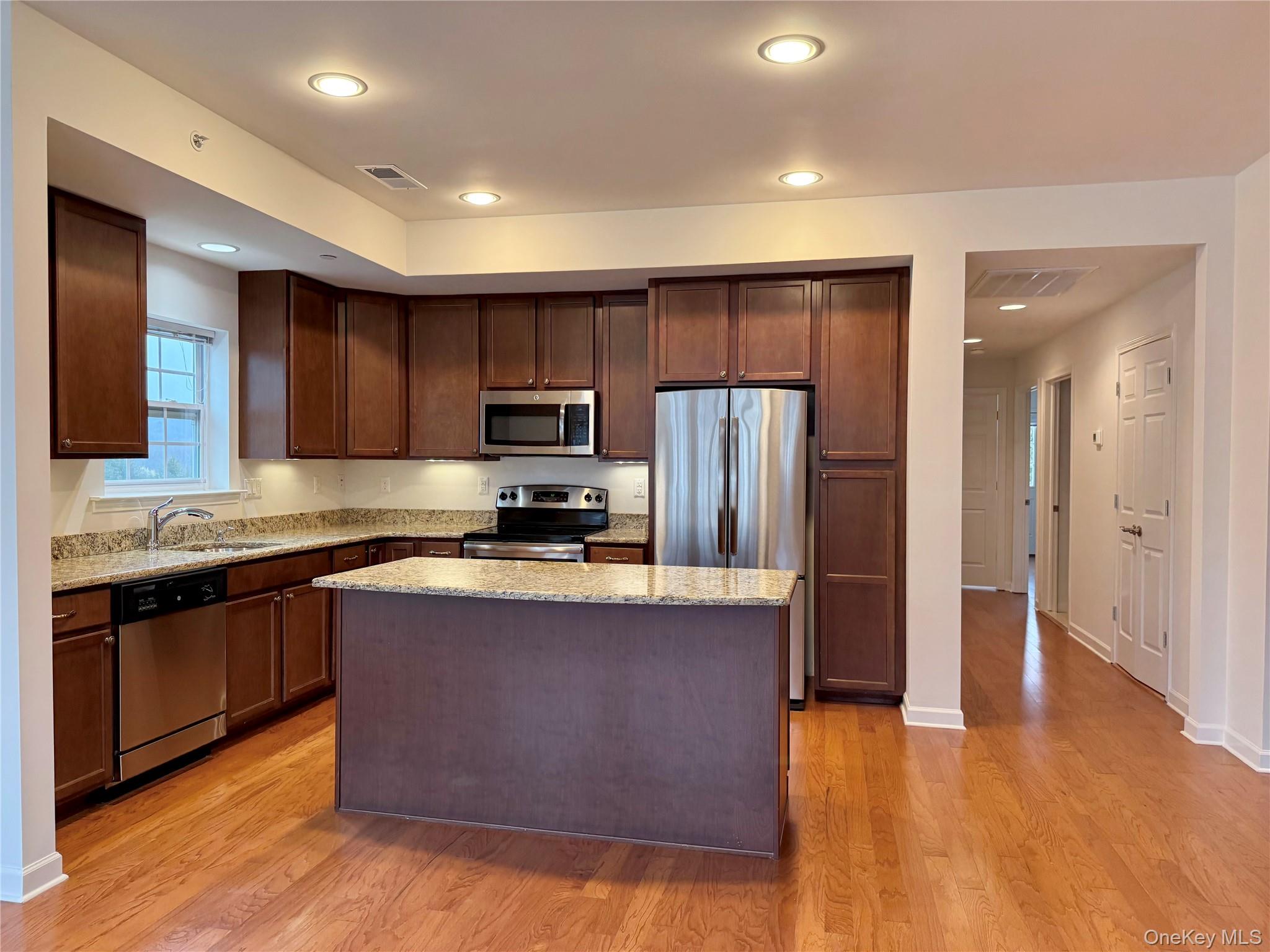 #7 photo, 808 Egrets Landing, Carmel , NY 10512